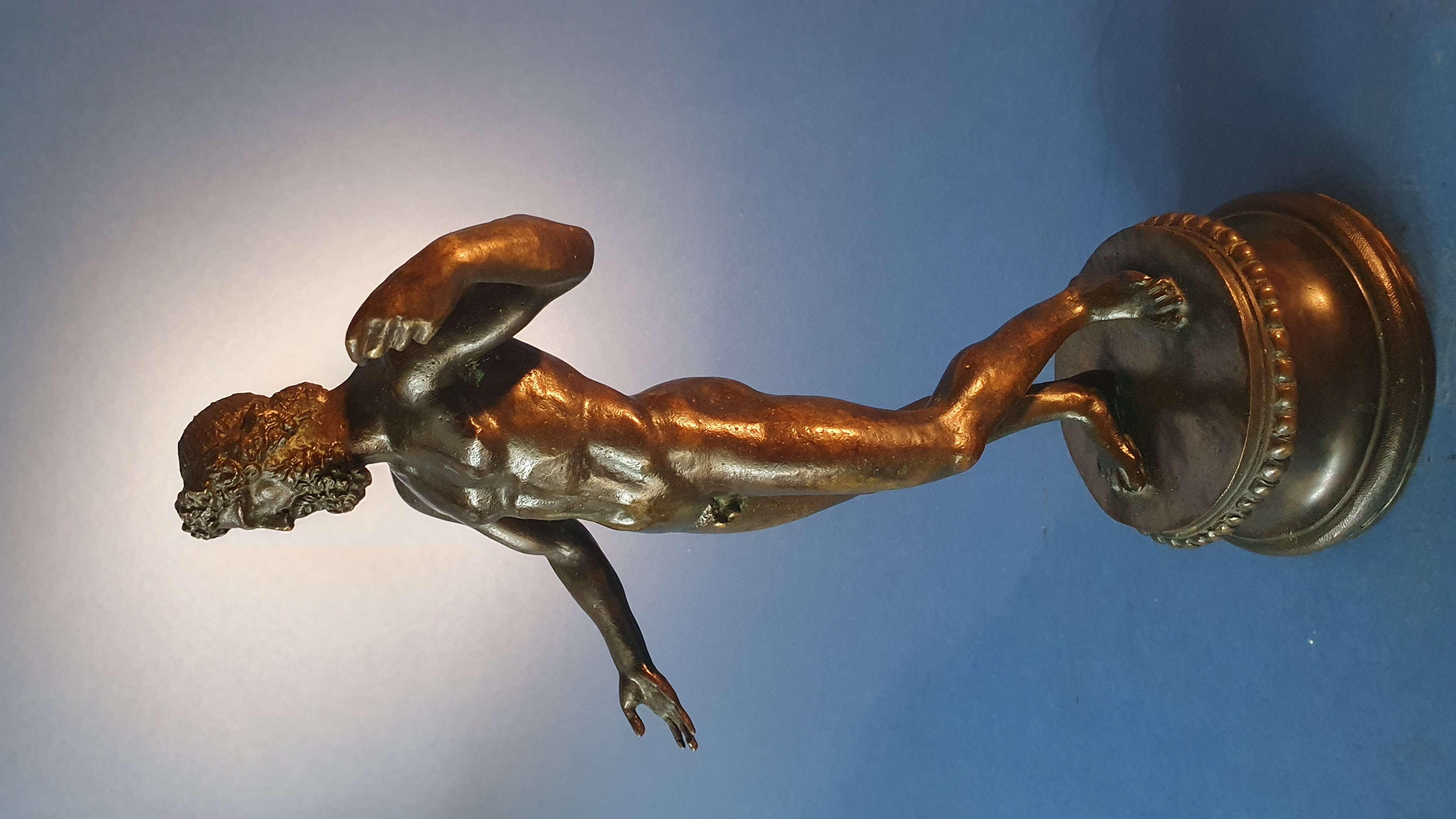 Giove. Da modello archeologico. Bronzo patinato nero. XIX secolo.