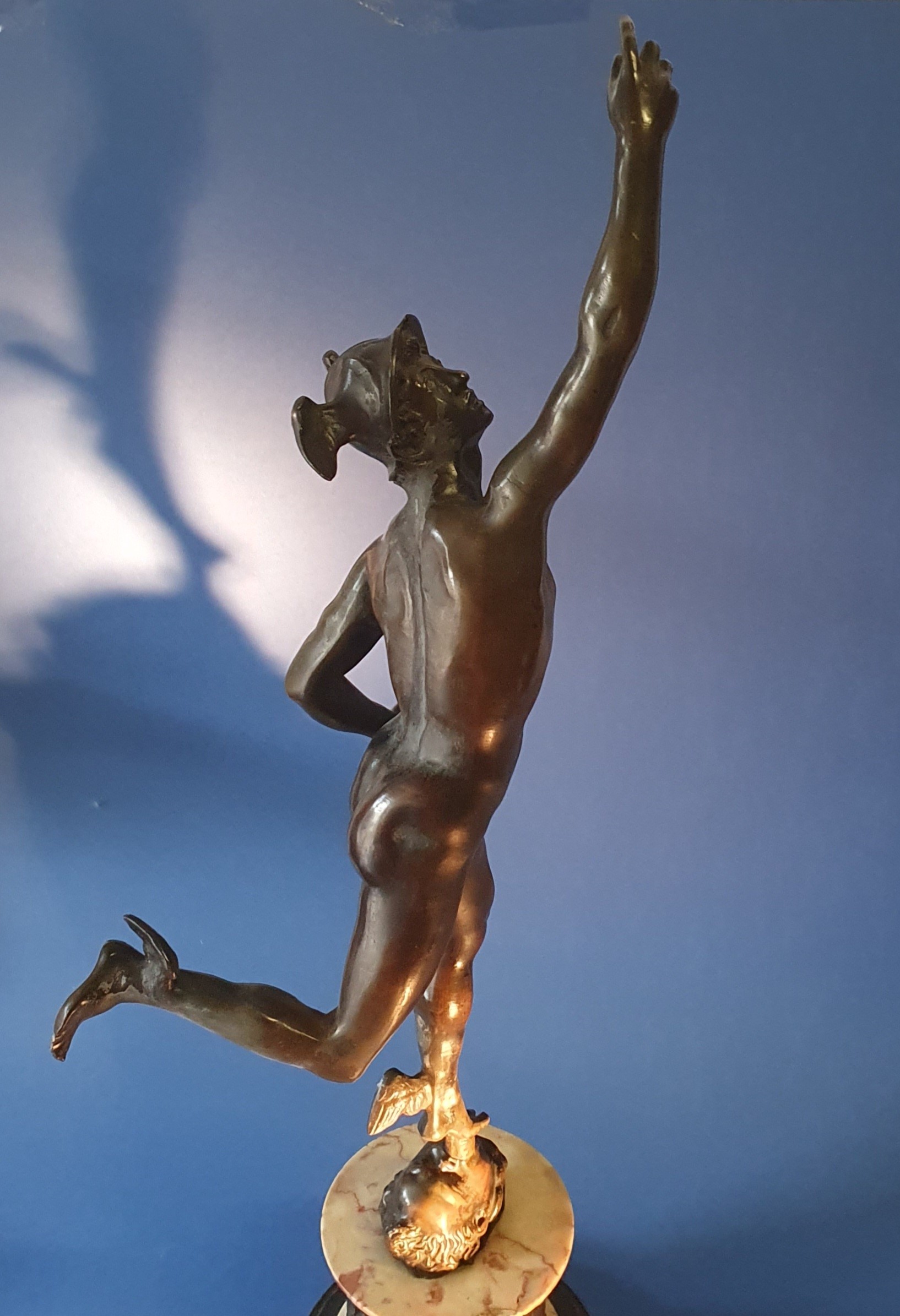 Mercurio. Dal modello di Giambologna. XVIII-XIX secolo. Bronzo patinato. Base originale in bronzo...