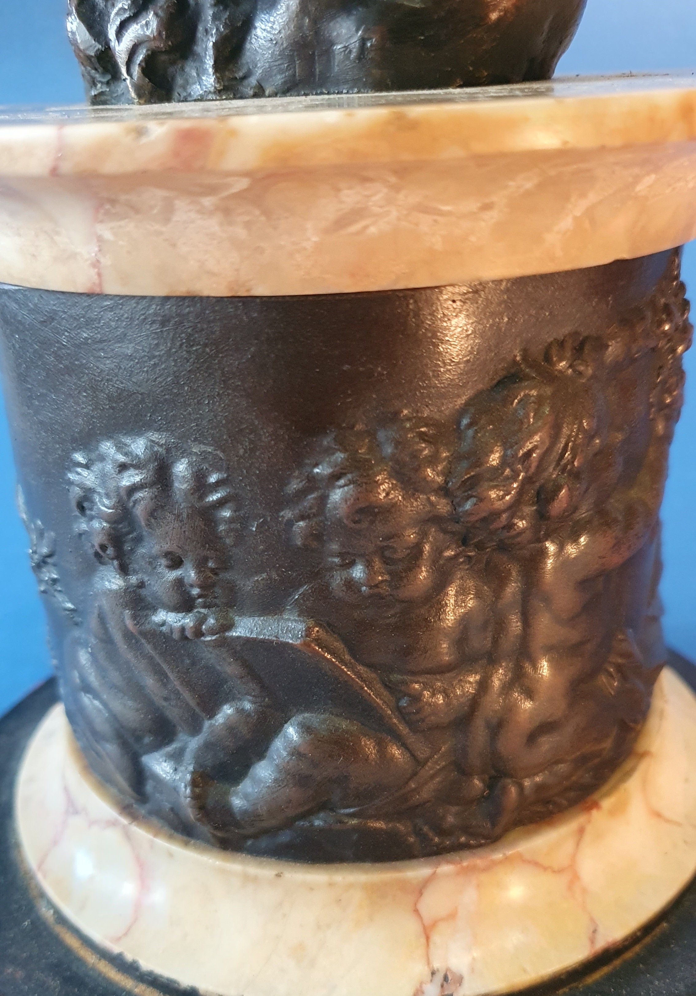 Mercurio. Dal modello di Giambologna. XVIII-XIX secolo. Bronzo patinato. Base originale in bronzo...