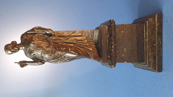 Euterpe.  Bronzo patinato nero, XIX secolo.