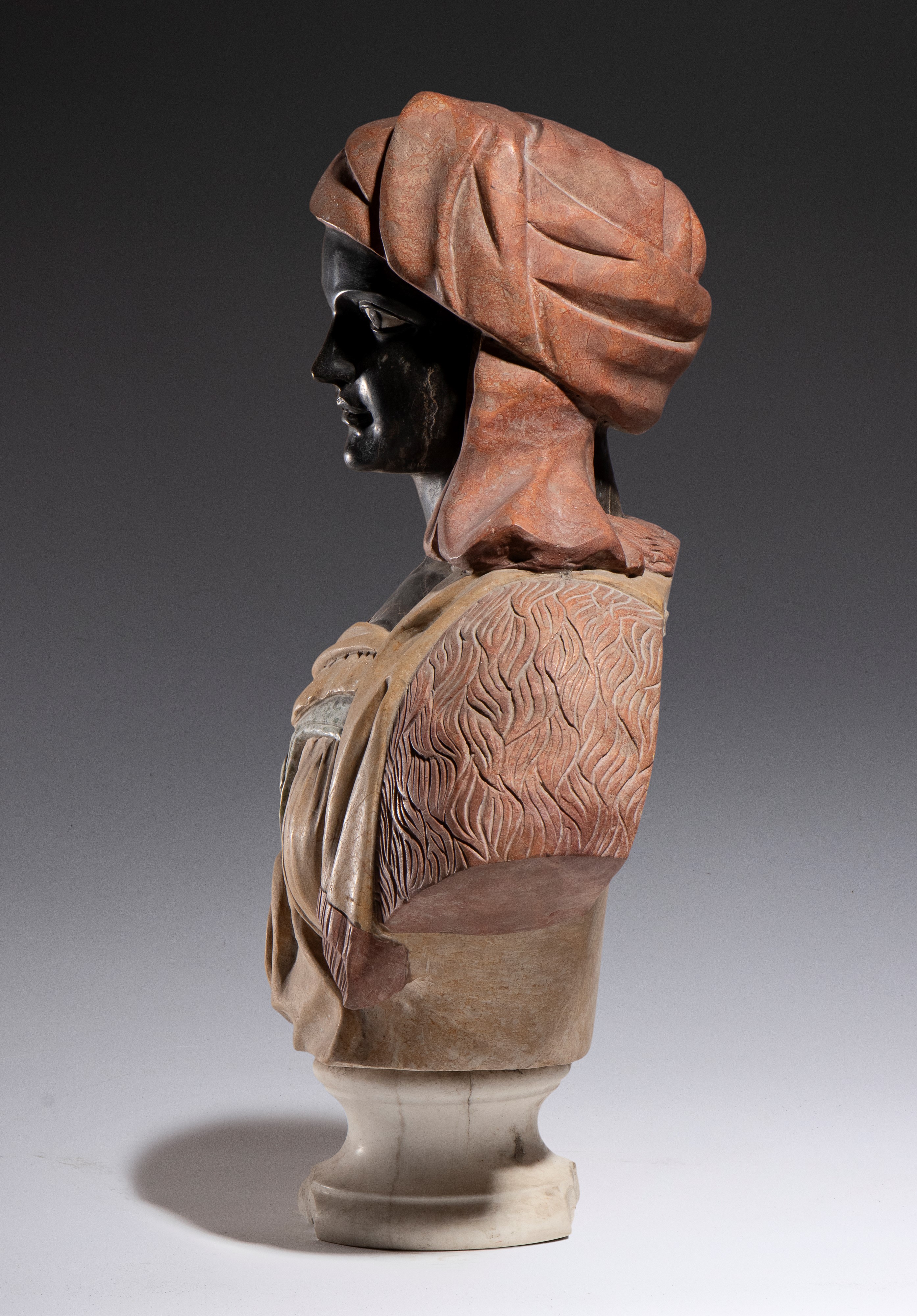 Scultura a busto, fine XIX secolo, marmi policromi