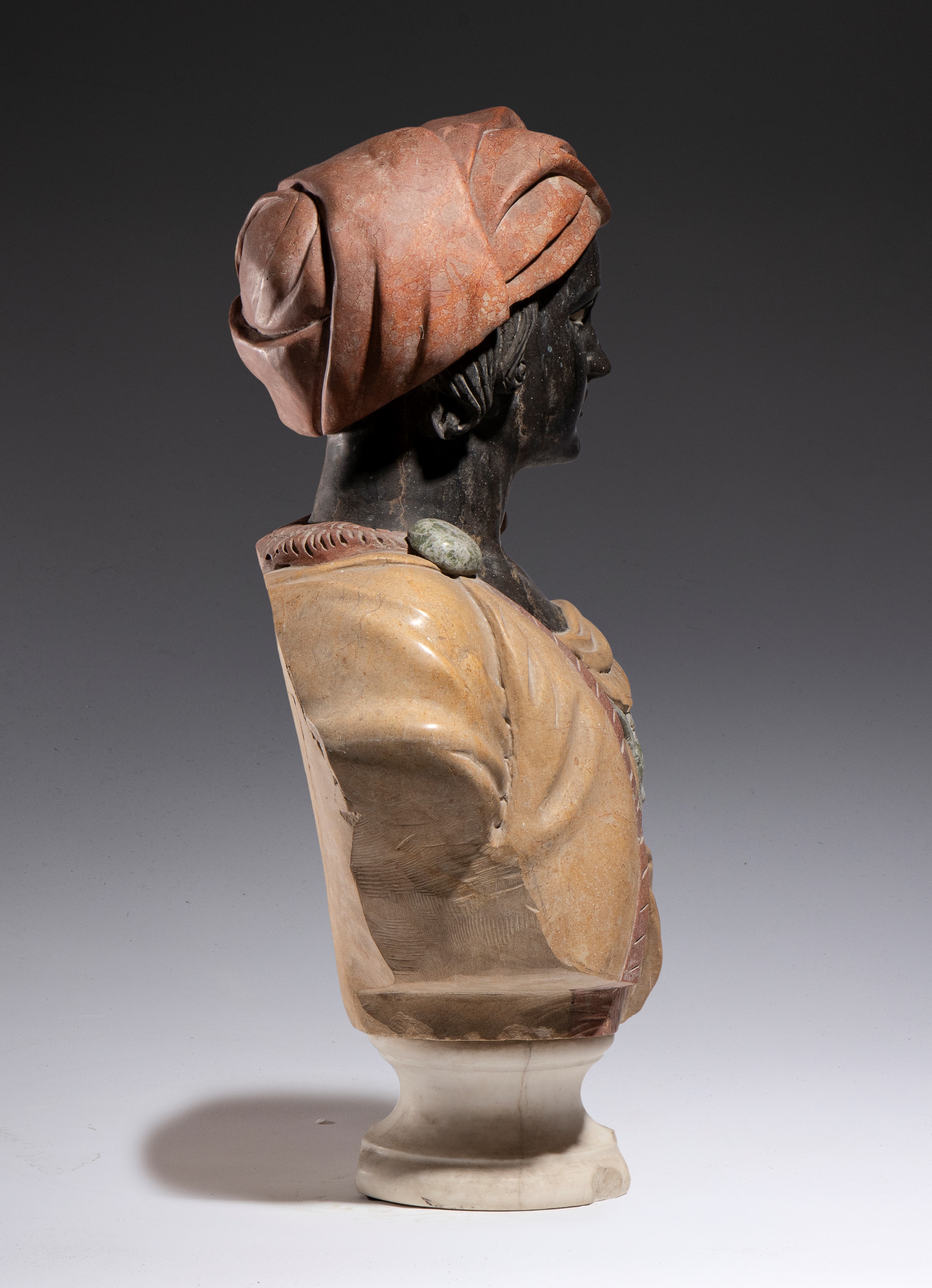 Scultura a busto, fine XIX secolo, marmi policromi