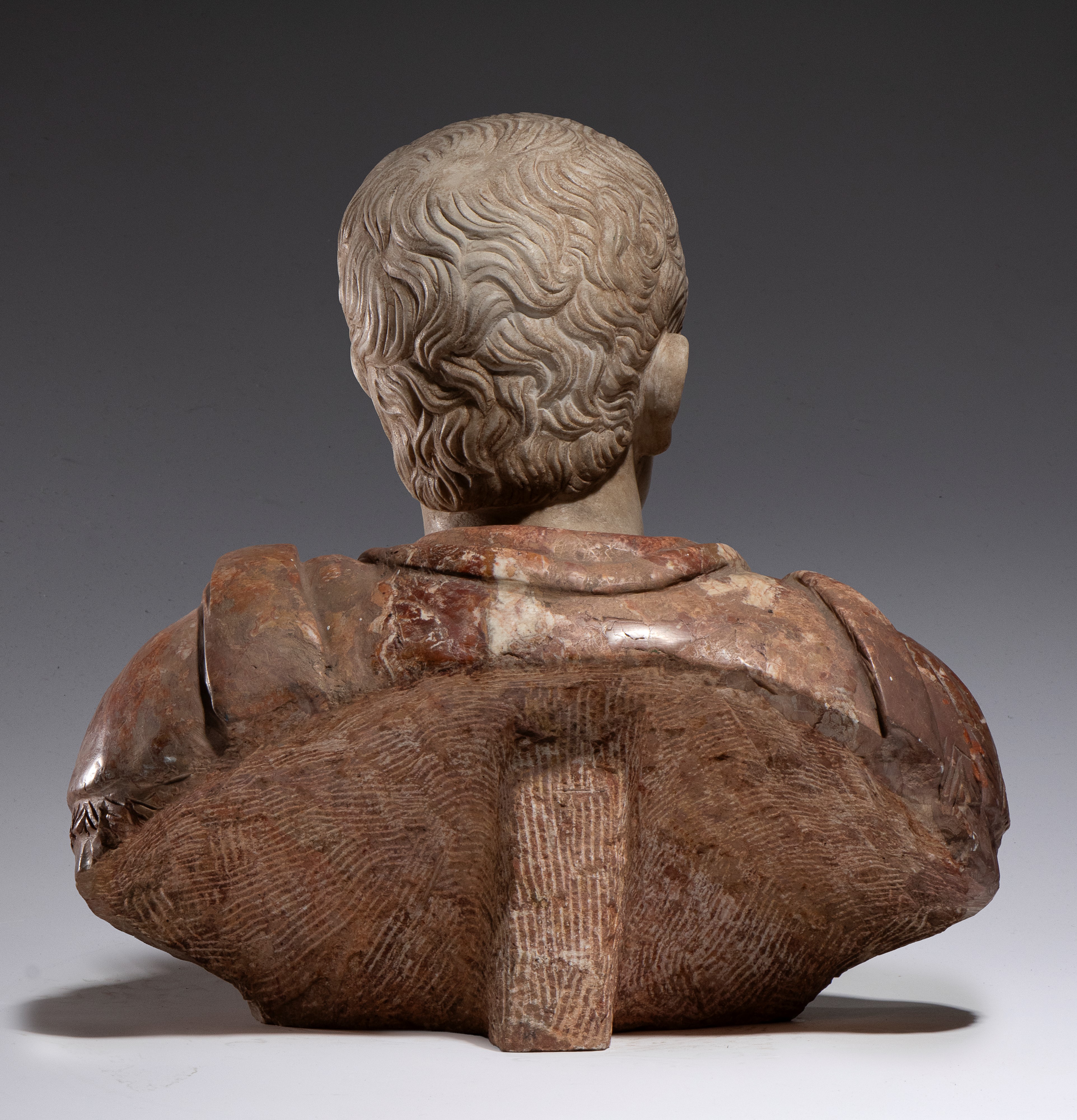 Busto di imperatore romano, scultura in marmi policromi (XIX secolo)