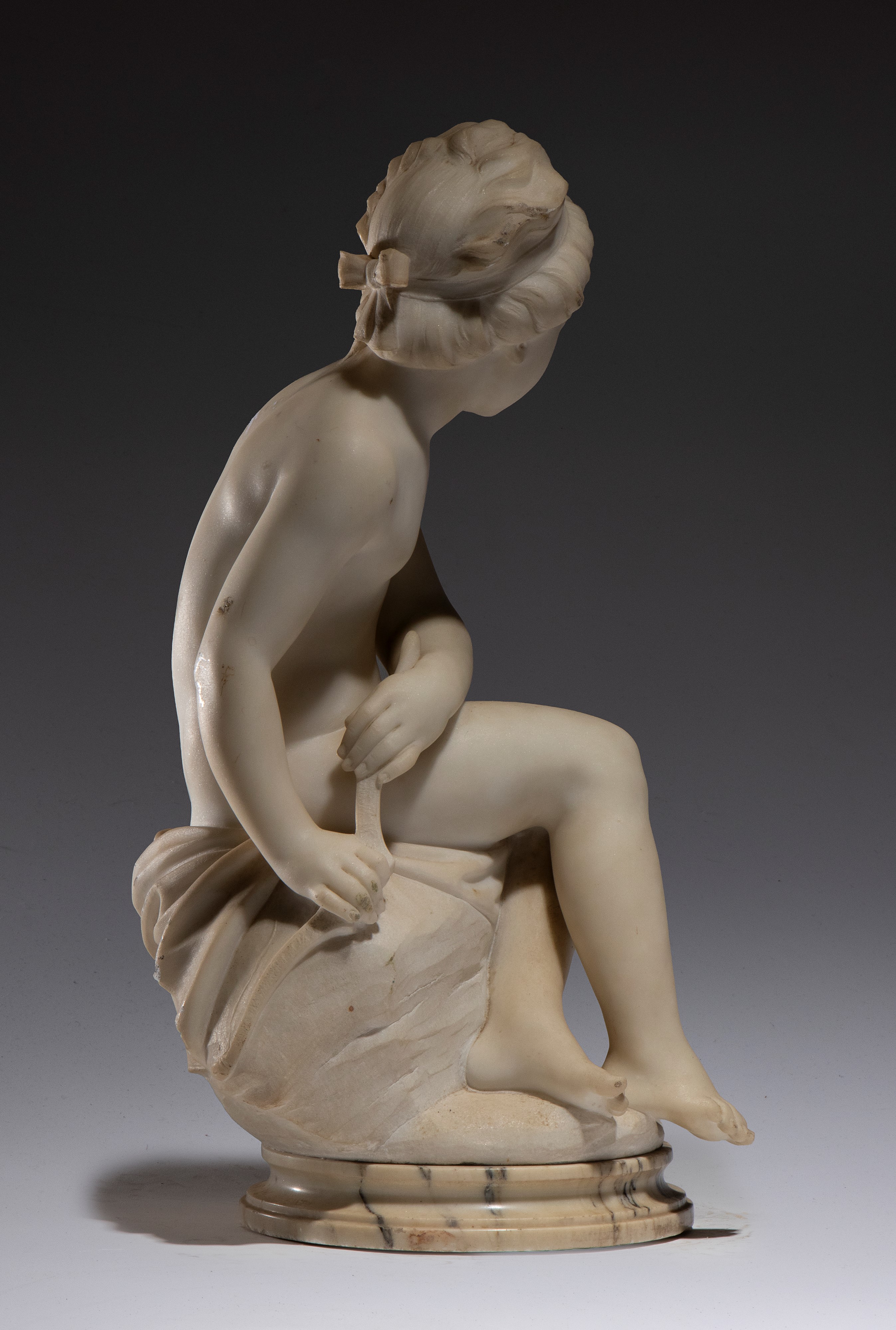 Francia, XIX secolo, La bagnante, scultura in marmo bianco