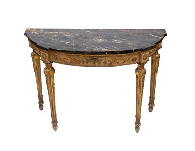 Consolle laccata e dorata in stile Luigi XVI, piano in marmo nero, Venezia, XVIII secolo