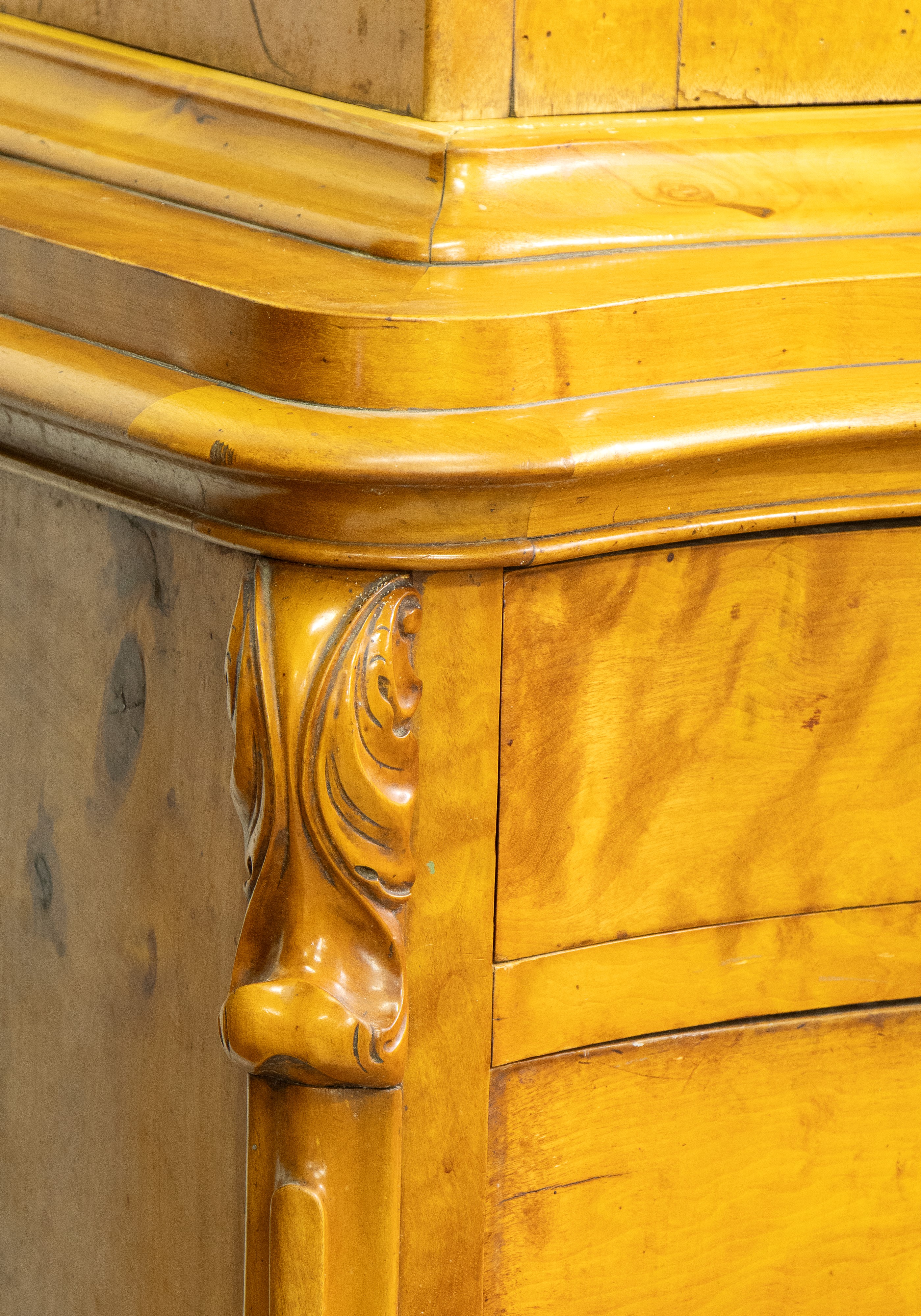 Secretaire doppio corpo Biedermeier, in legno di betulla (Svezia, XIX secolo)