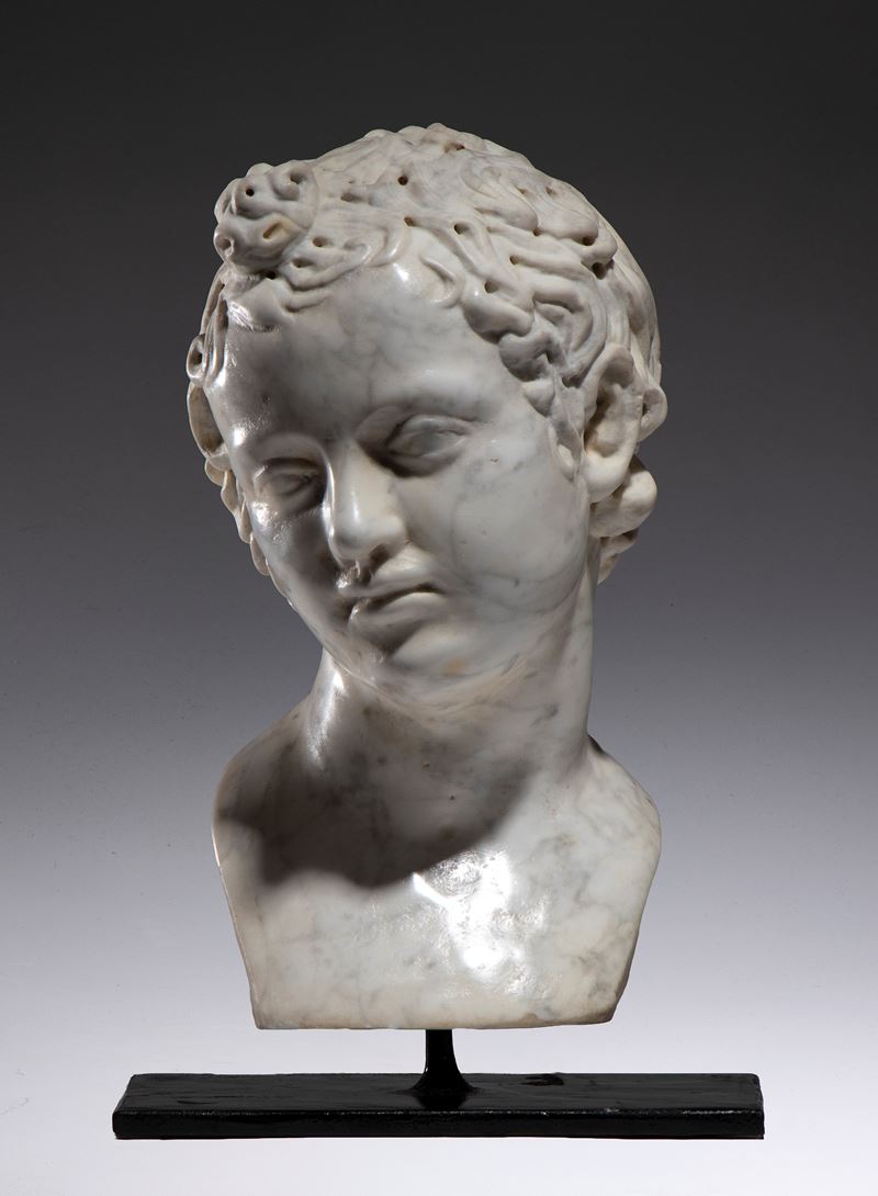 Scultore italiano (fine XVIII–inizio XIX secolo), Testa di Apollo Bambino in marmo di Carrara