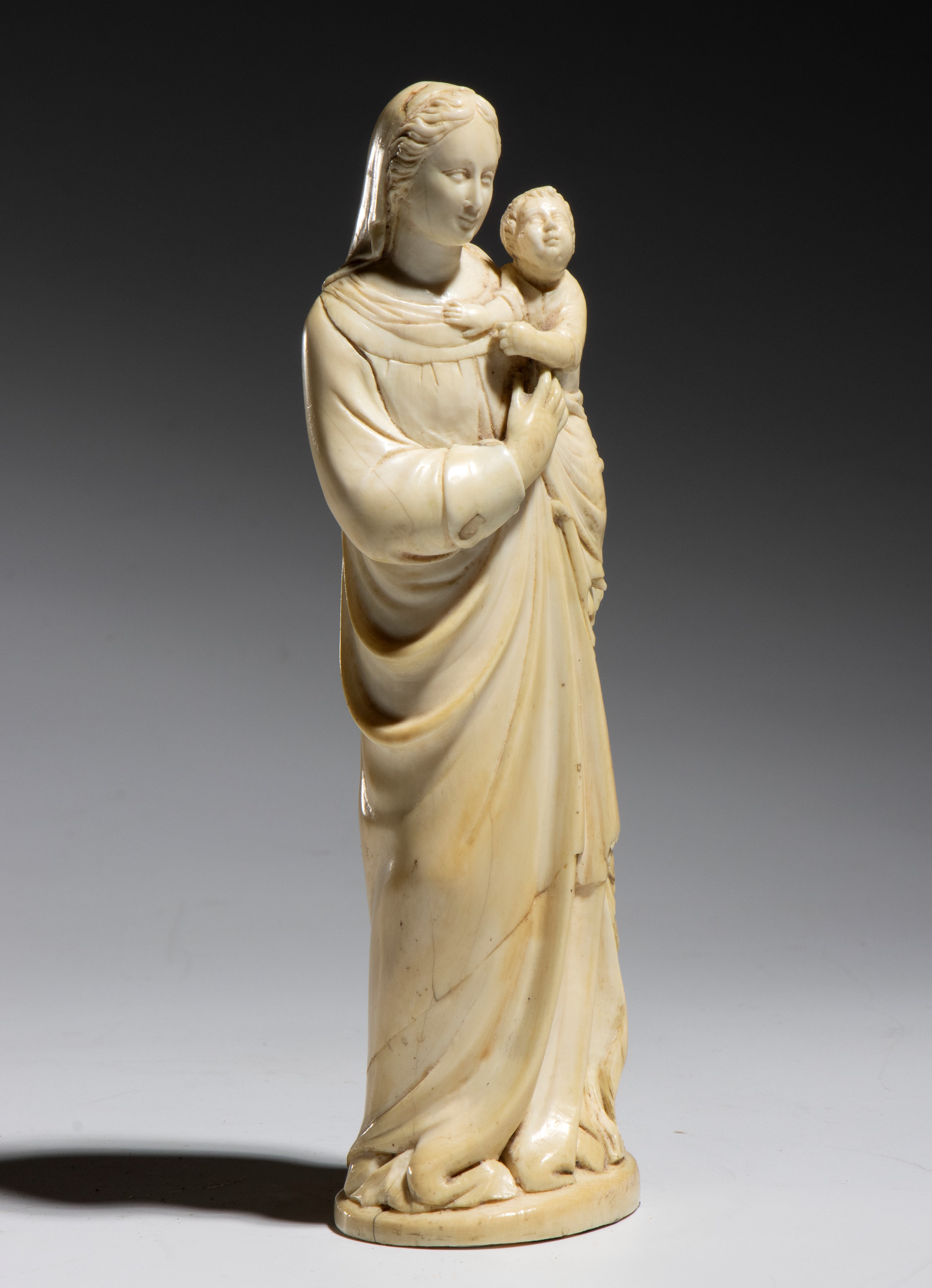 Madonna con Bambino, scultura in avorio, Italia o Francia, fine XVIII-inizio XIX secolo