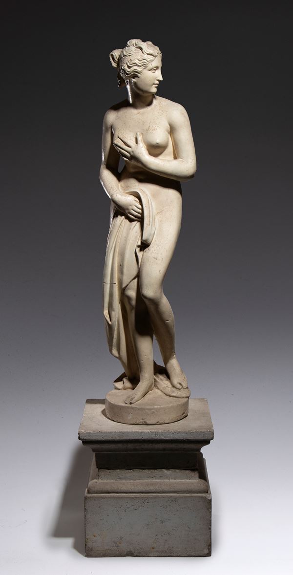 Sculpture depicting Venus Pudica