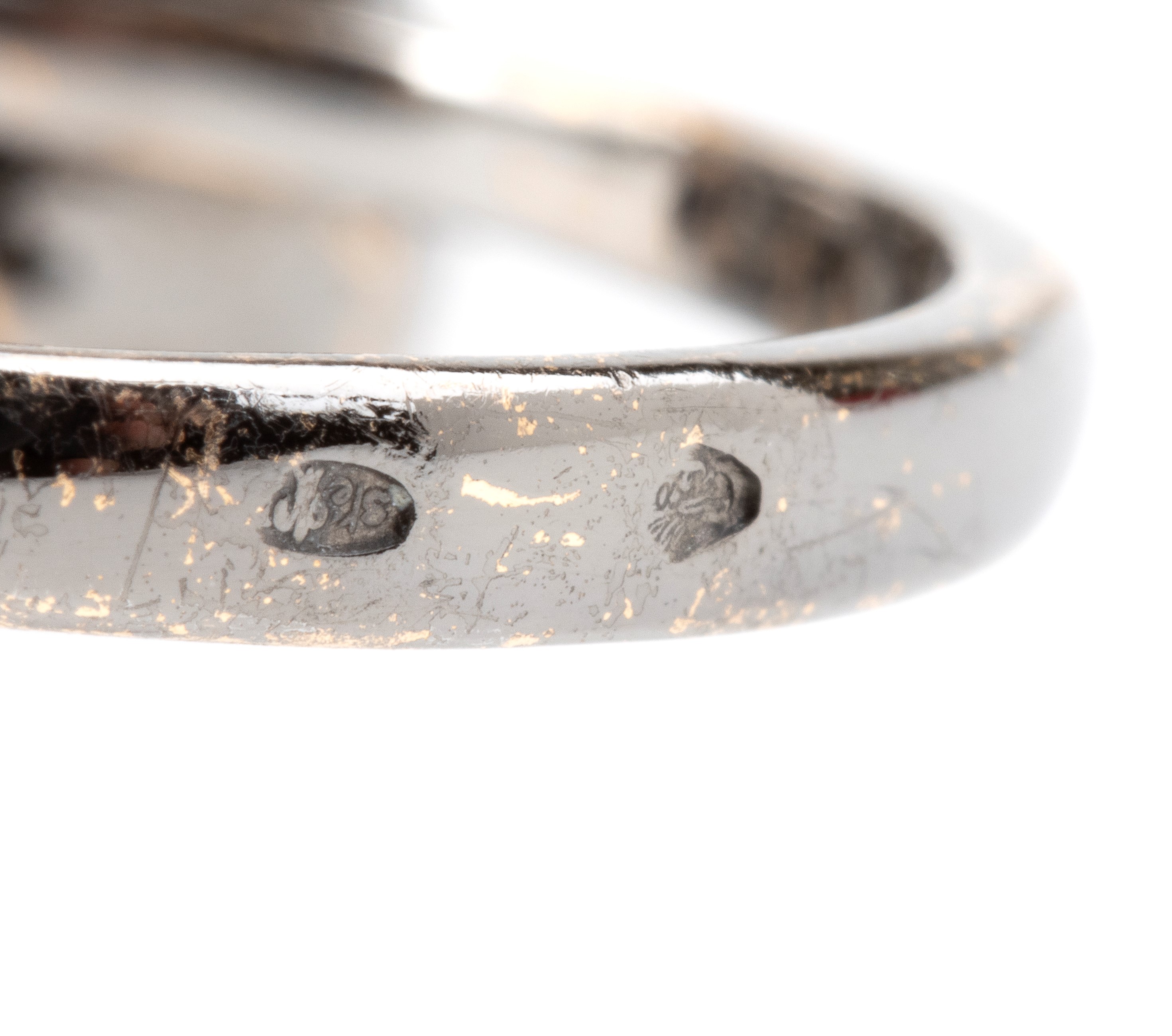 Anello in oro bianco 18k con pavé di diamanti fantasia gialli e occhi in tsavorite