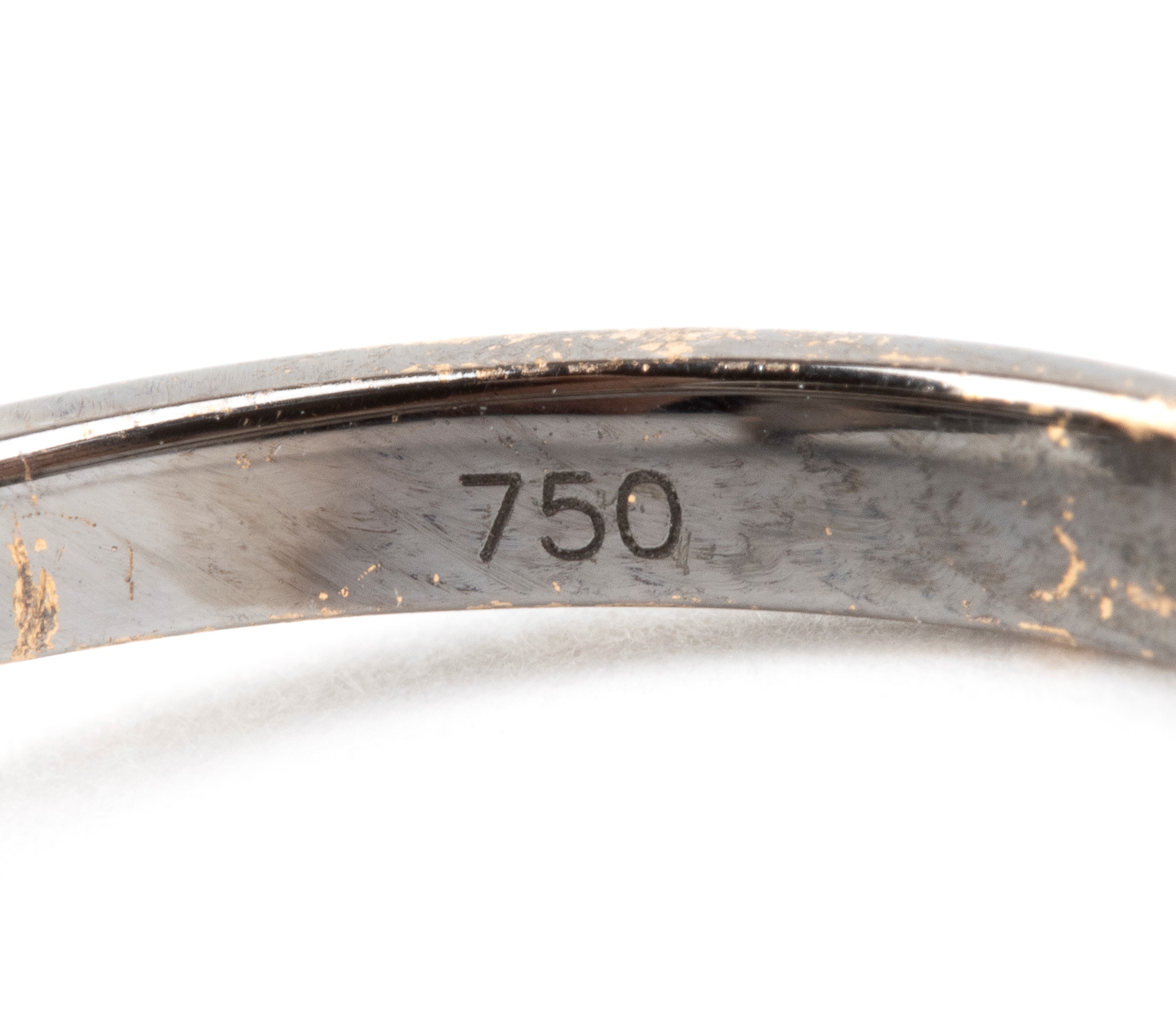 Anello in oro bianco 18k con pavé di diamanti fantasia gialli e occhi in tsavorite