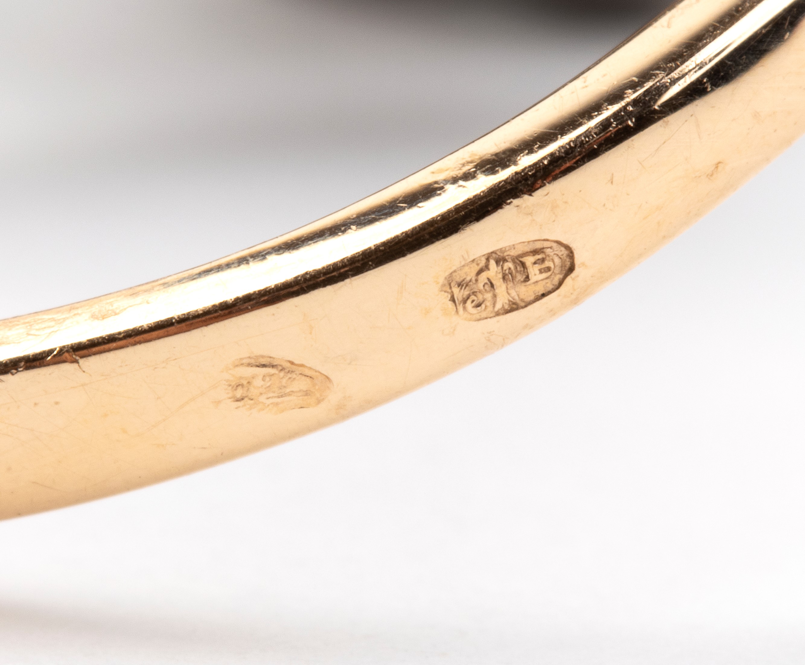 Branar Paris - BRANAR, Anello in oro giallo 18k con diamanti e tsavoriti a motivo di koala