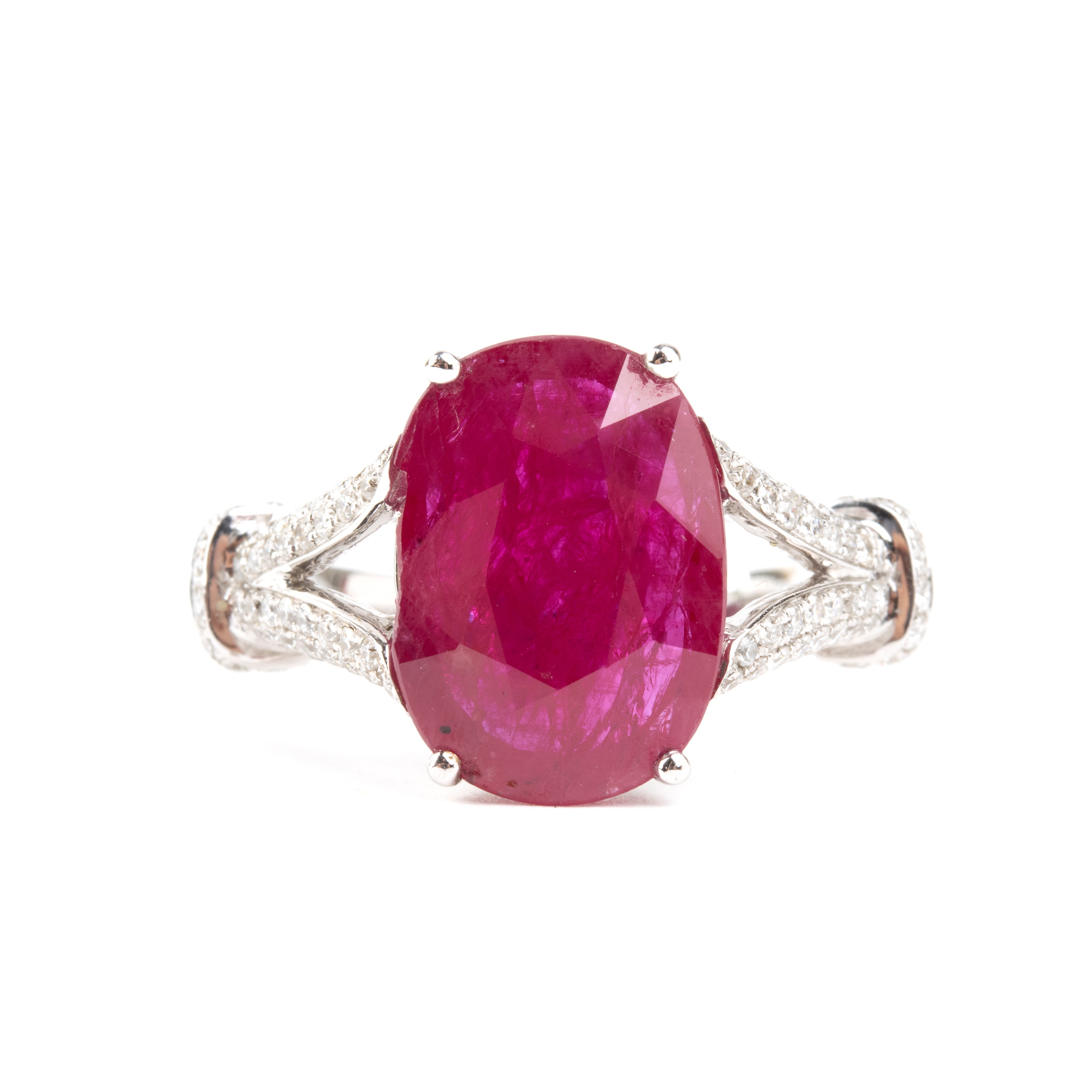 Branar Paris - Branar, Anello in oro bianco con rubino ovale e diamanti pavé