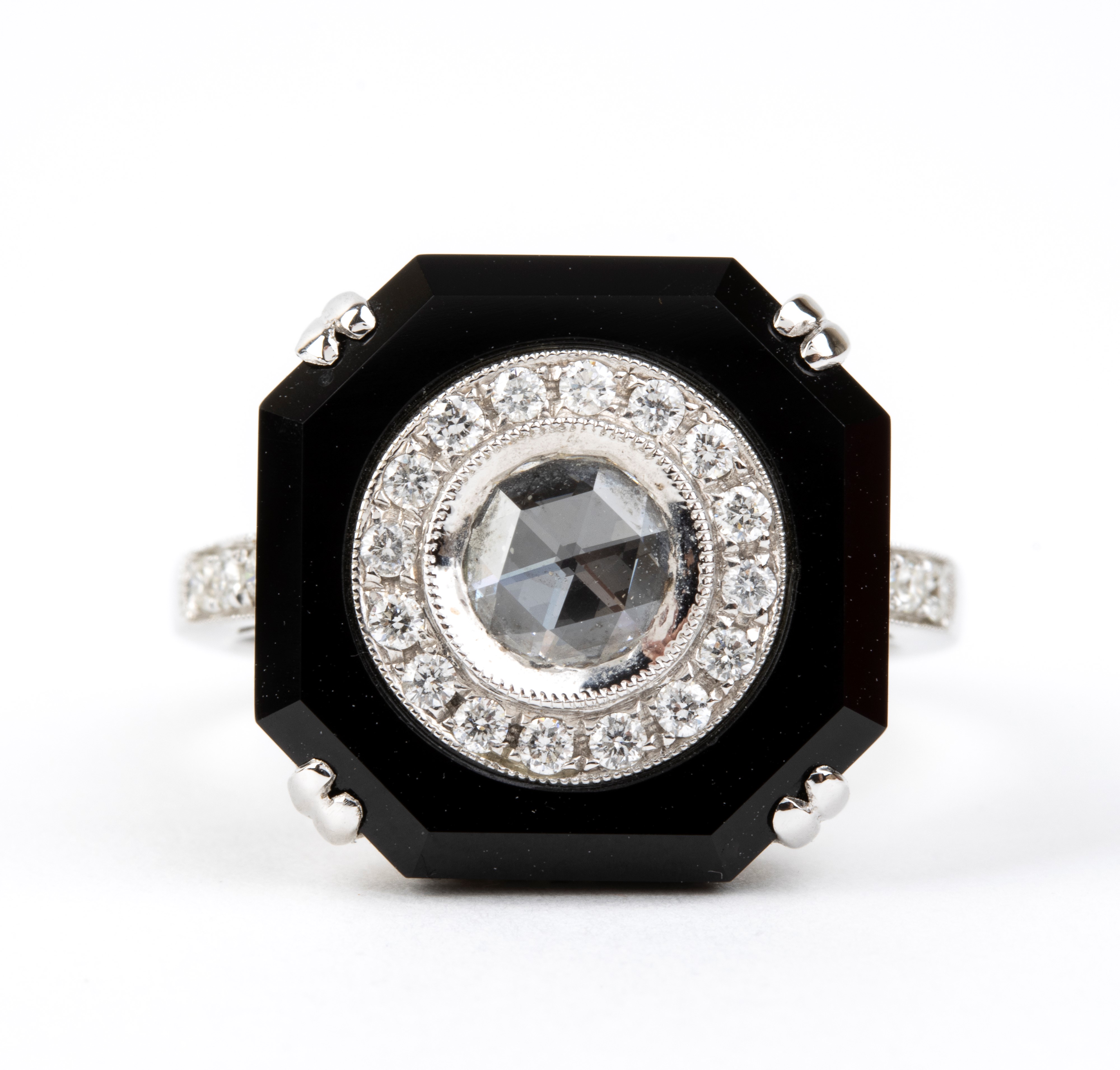 Branar Paris - Branar, Anello in stile Déco in oro bianco 18k con onice e diamanti