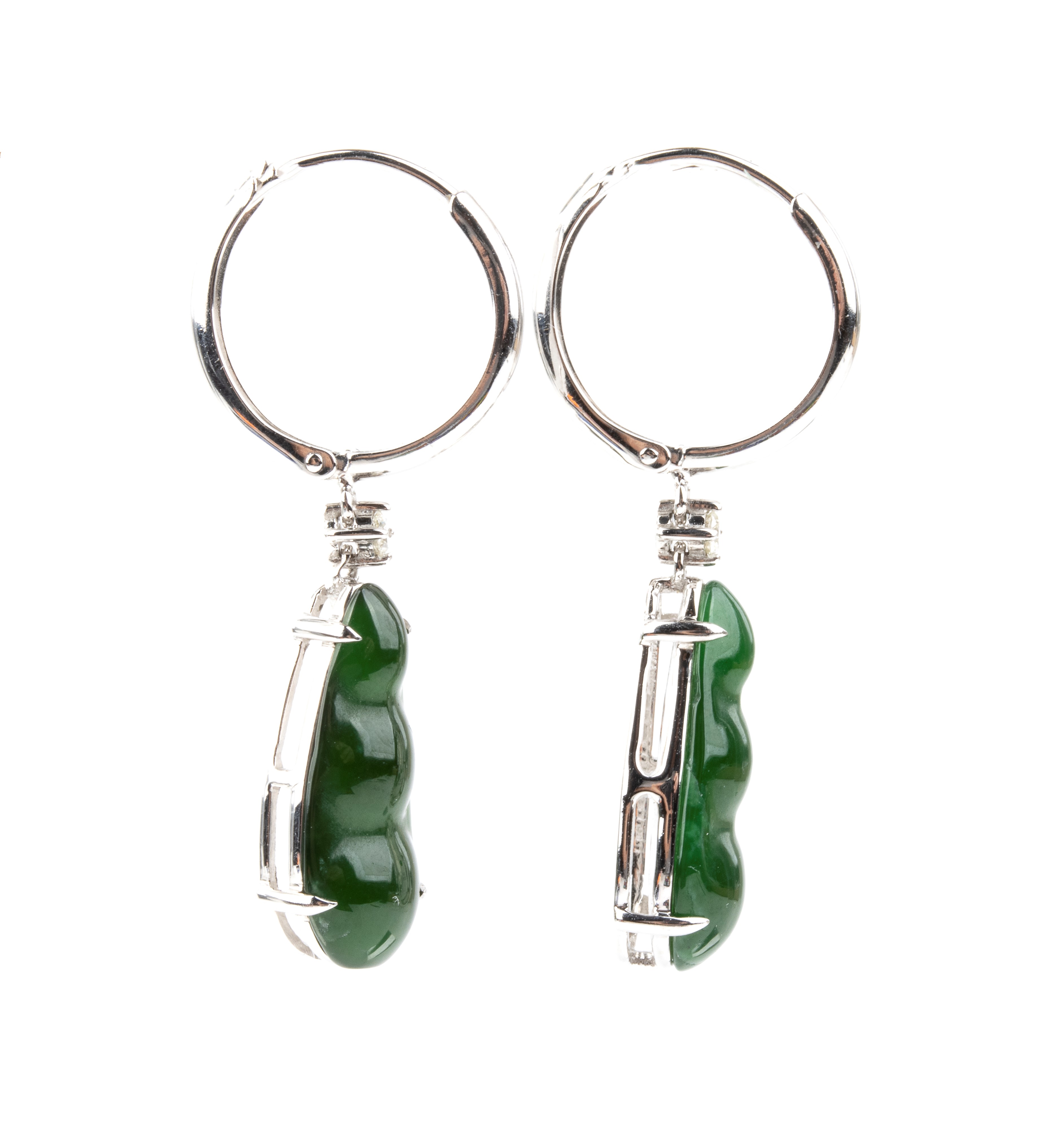 Orecchini in oro bianco e argento 18k con pendente in giada e diamante
