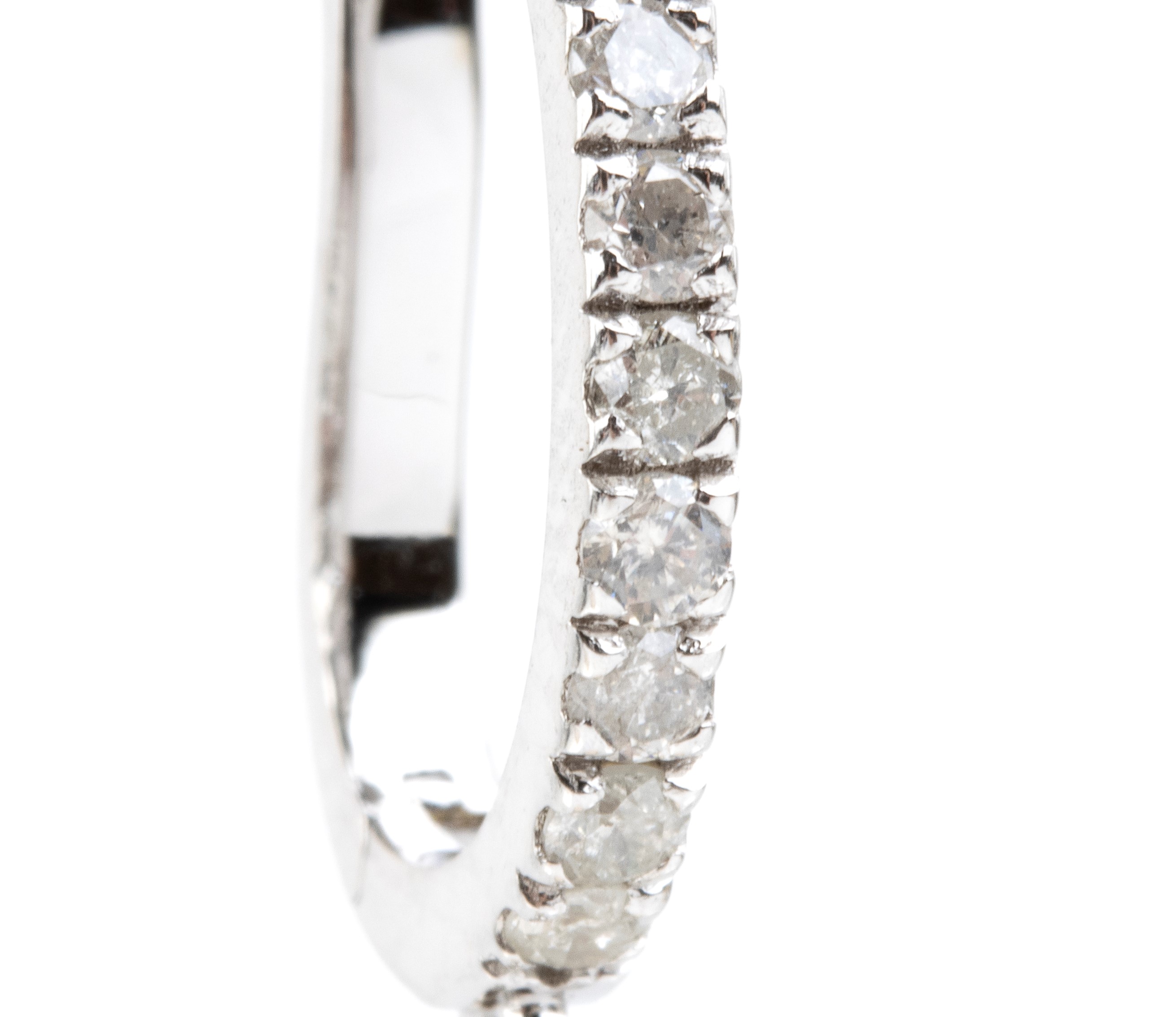 Orecchini pendenti in oro bianco 18k con opali e diamanti