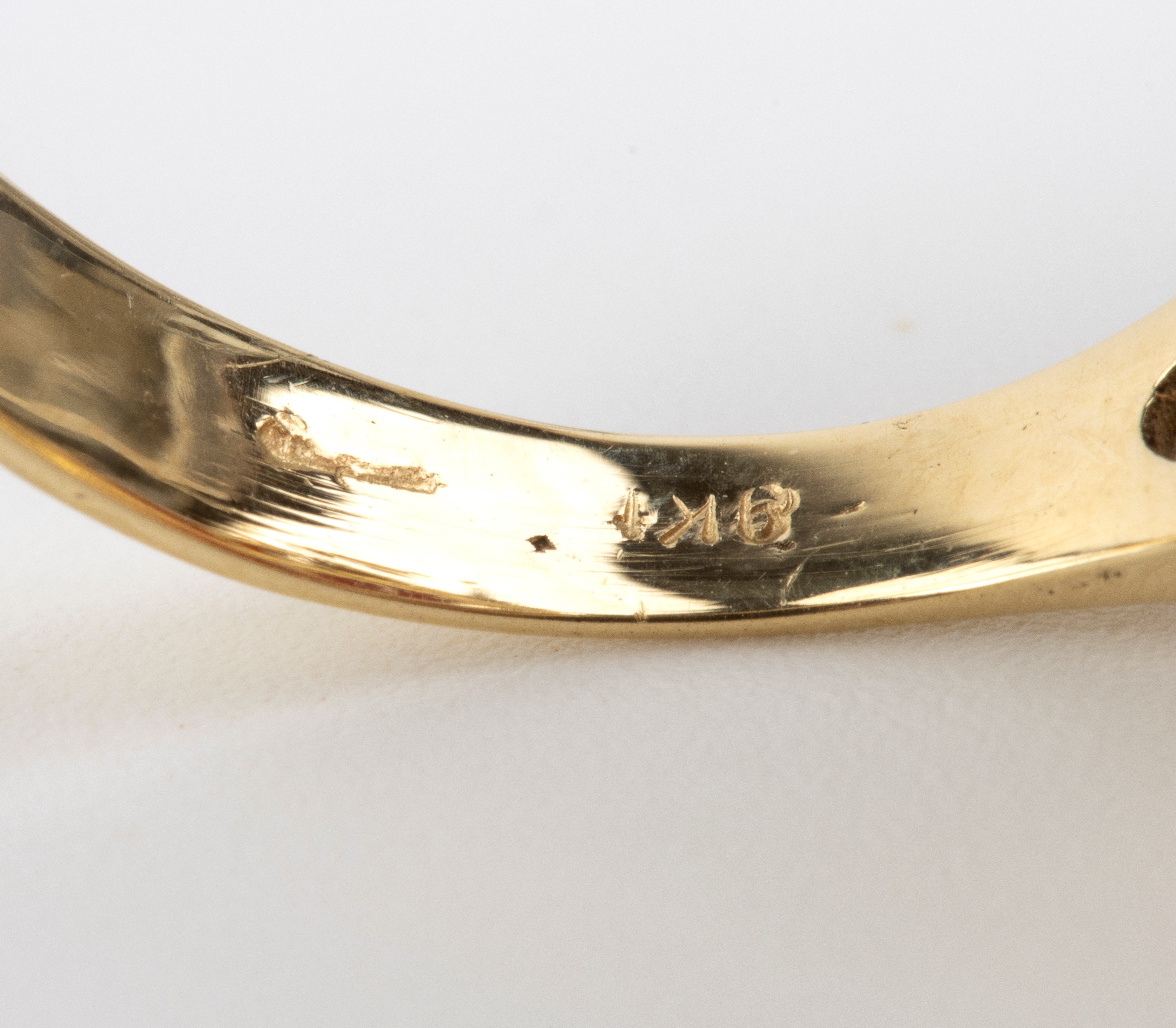 Anello in oro e argento 9k con corallo Mediterraneo (Corallium rubrum) e diamanti