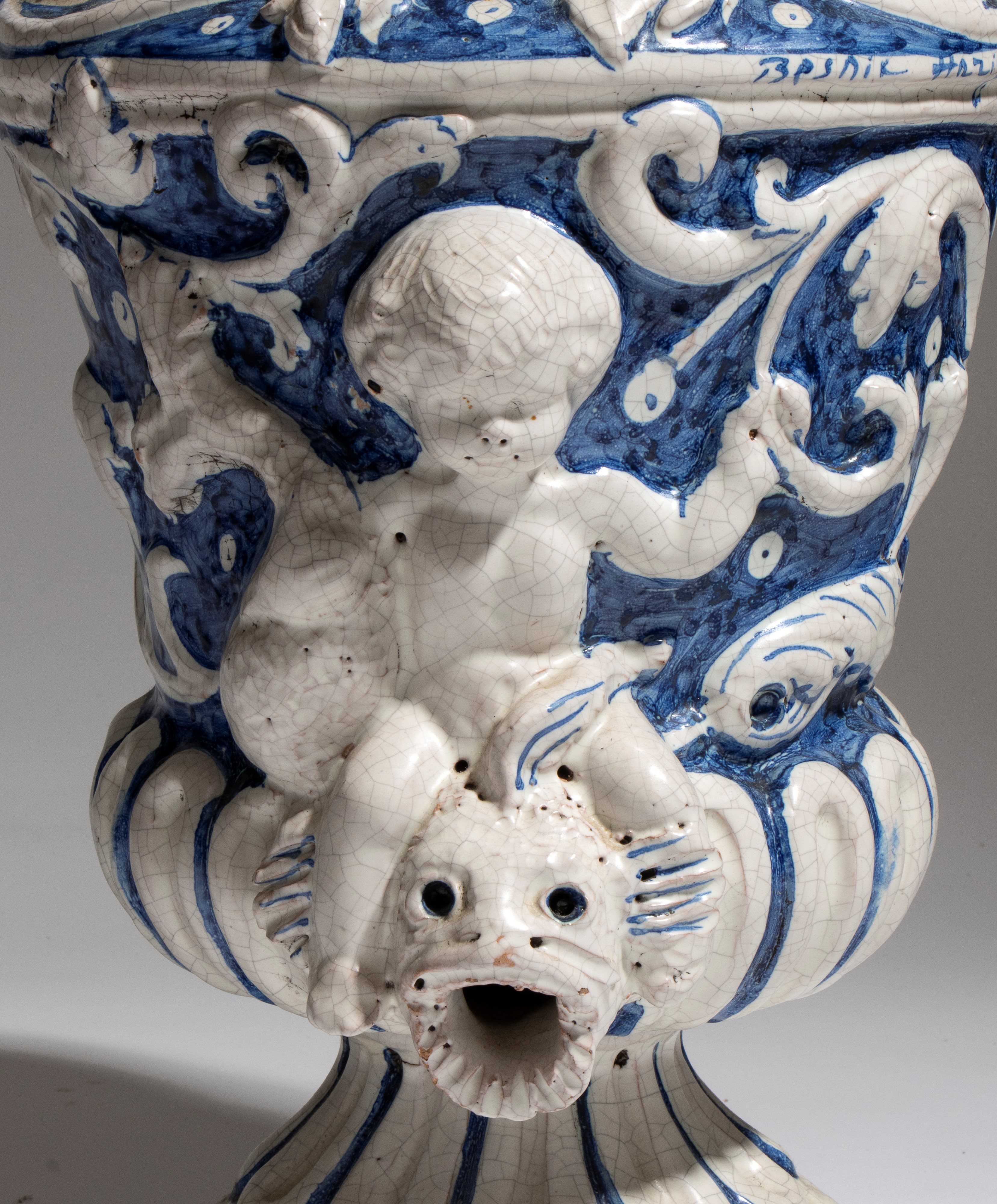 Besnik Harizi - Ceramica di Caltagirone, Vaso biansato blu e bianco (fine XX secolo)