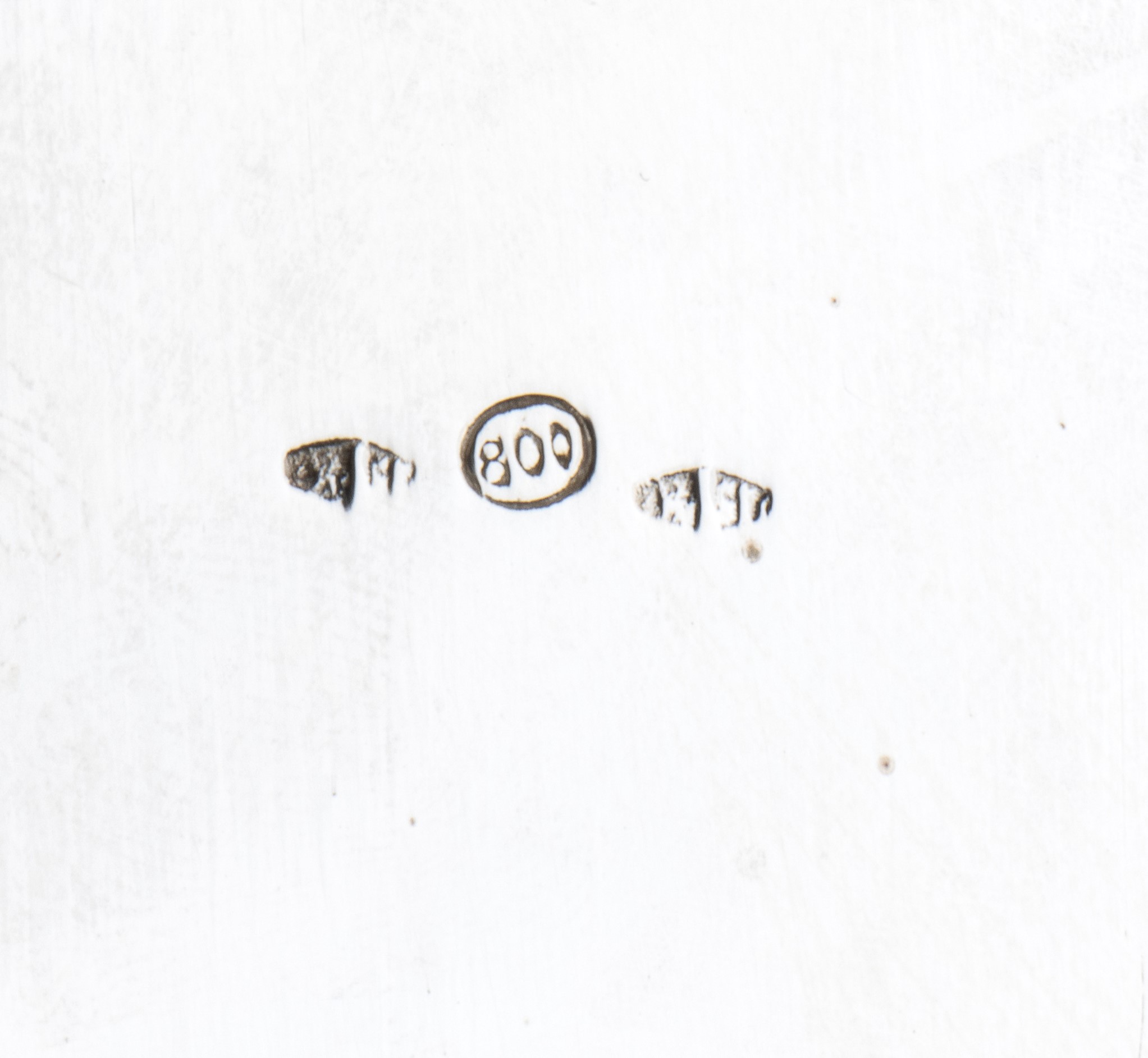 Cestino italiano in argento 800/1000, inciso floreale (1935-1945)