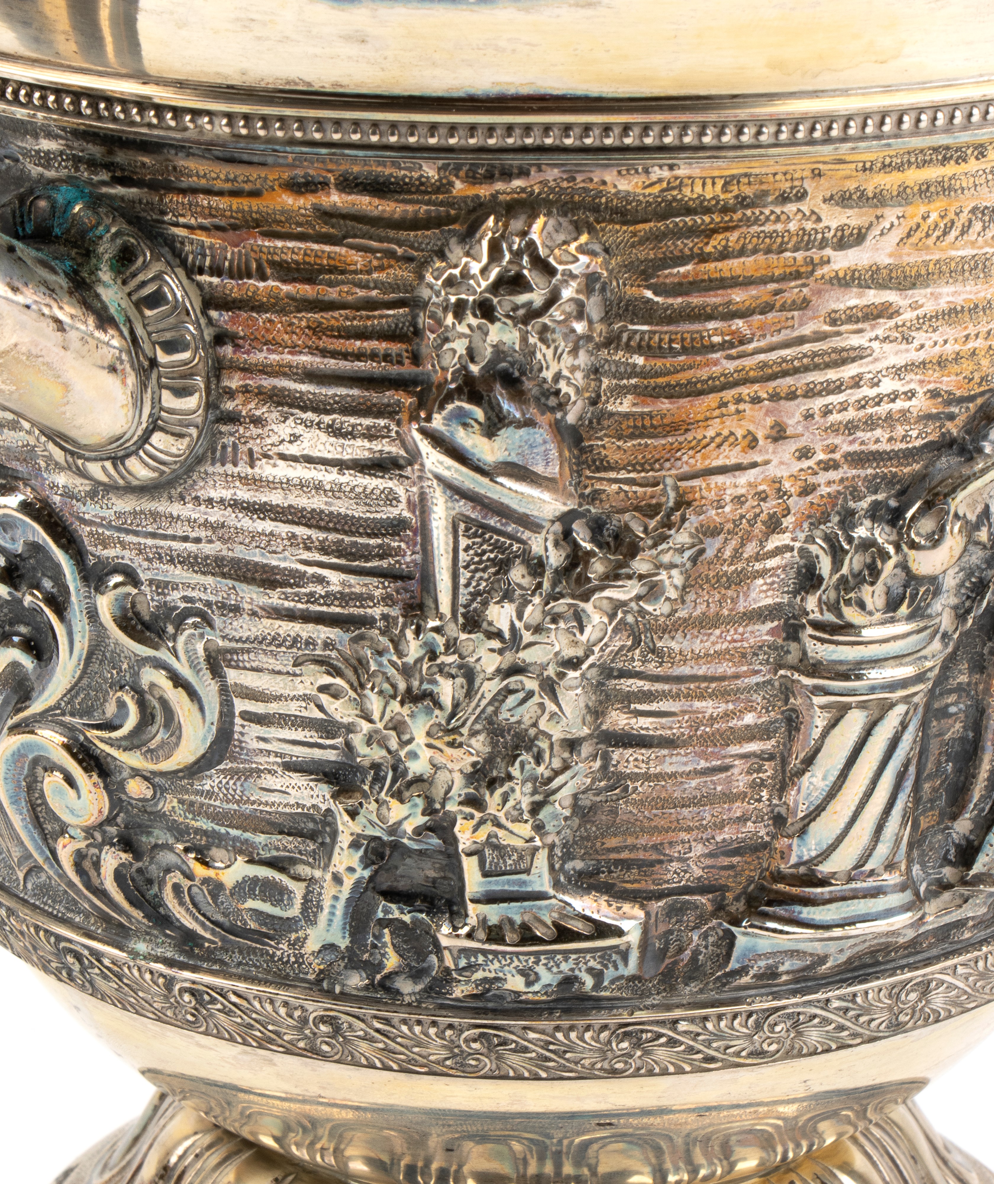 Coppa italiana in argento con coperchio, argento 800/1000, anni '40 del XX secolo
