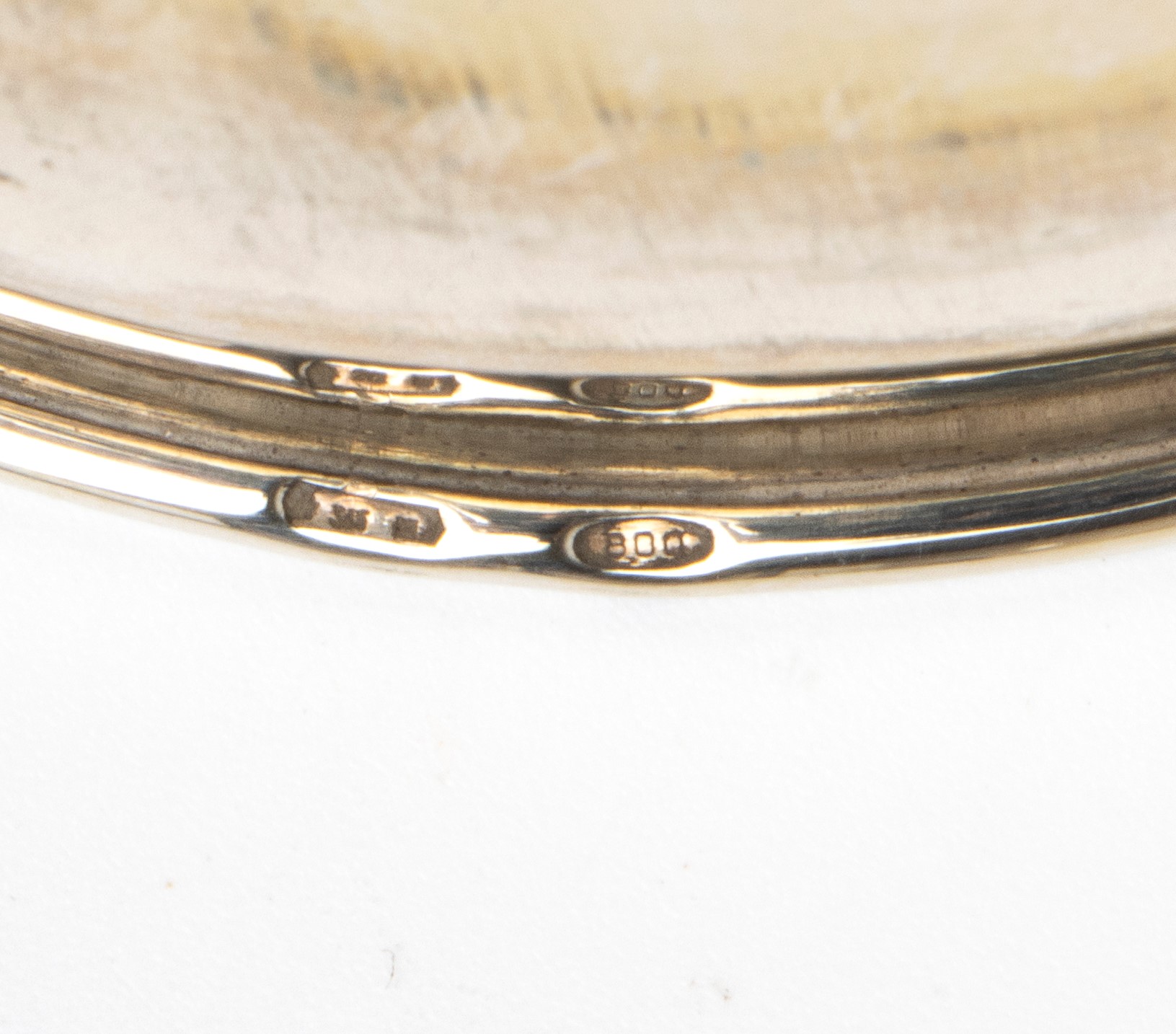 Faraone - Scatola italiana ovale in argento inciso con coperto a innesto