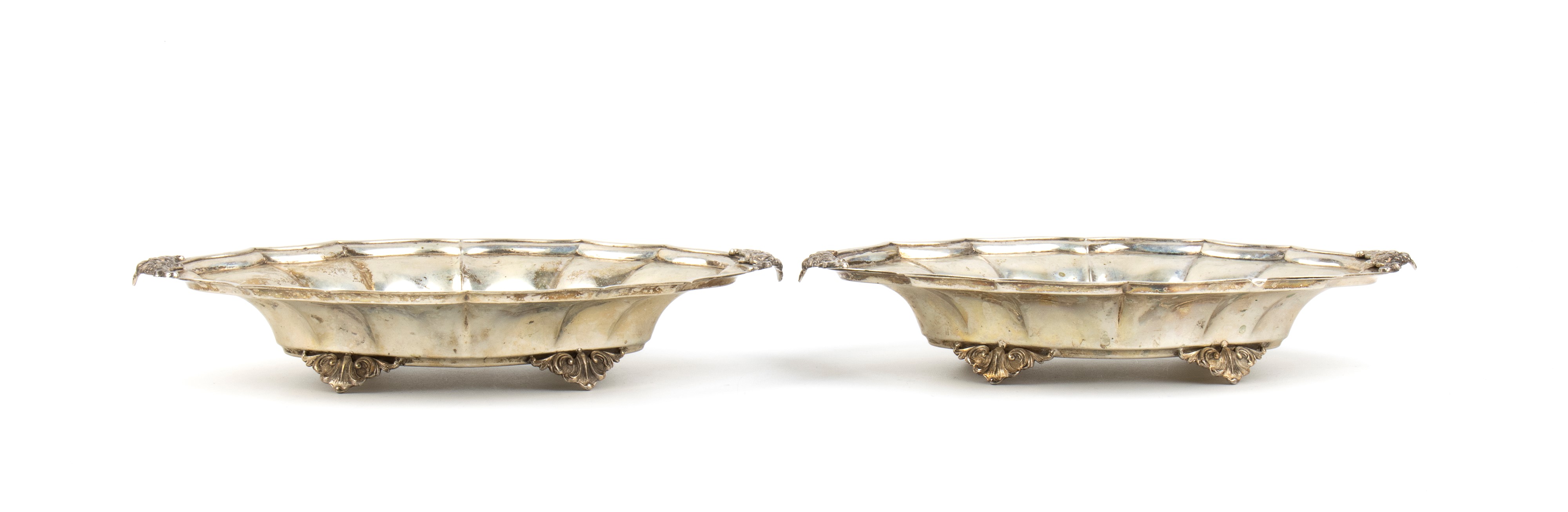 Coppia di cestini italiani in argento 800/1000, metà XX secolo