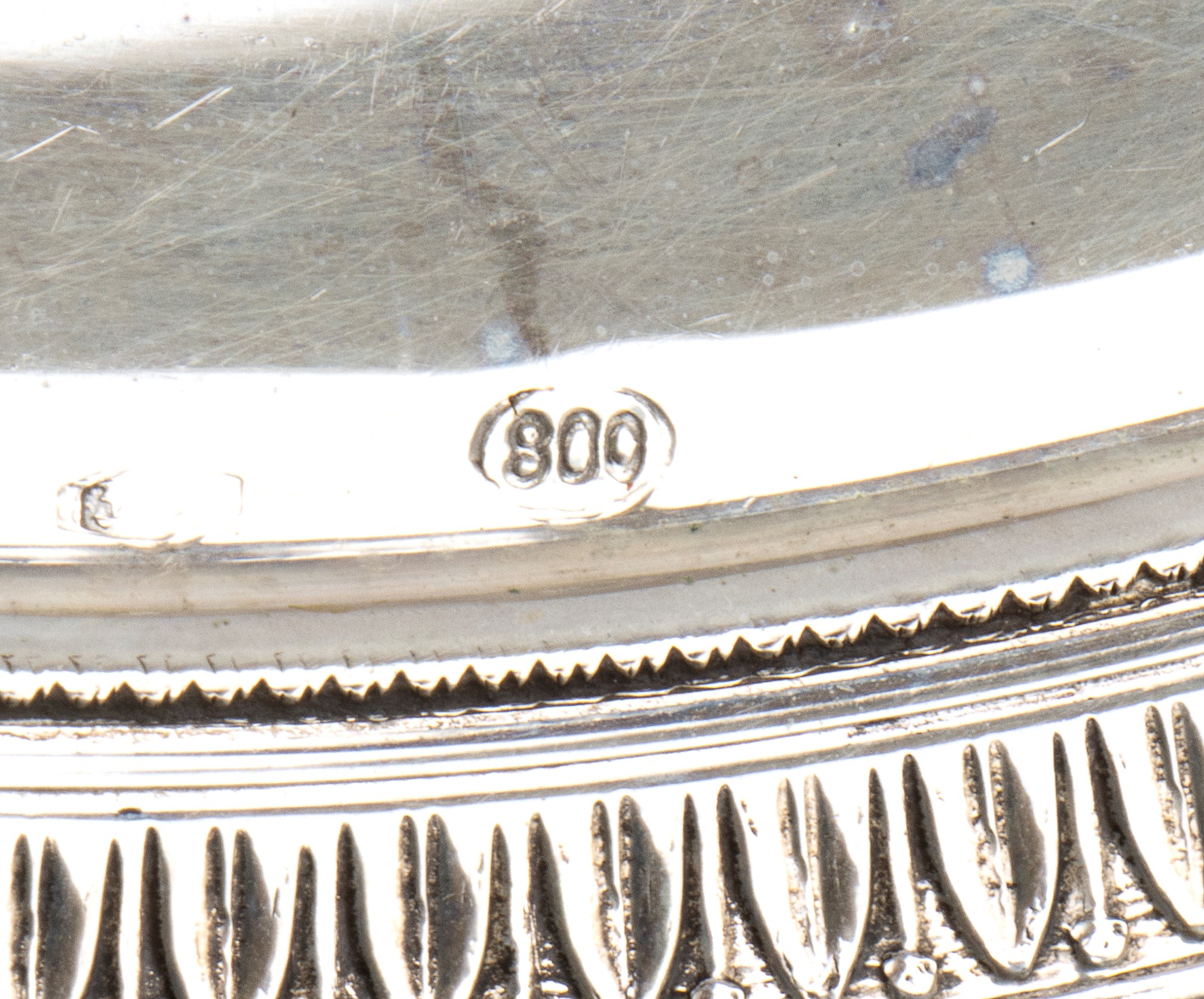 Set di 12 sottopiatti, argento 800/1000 (punzoni “800”)