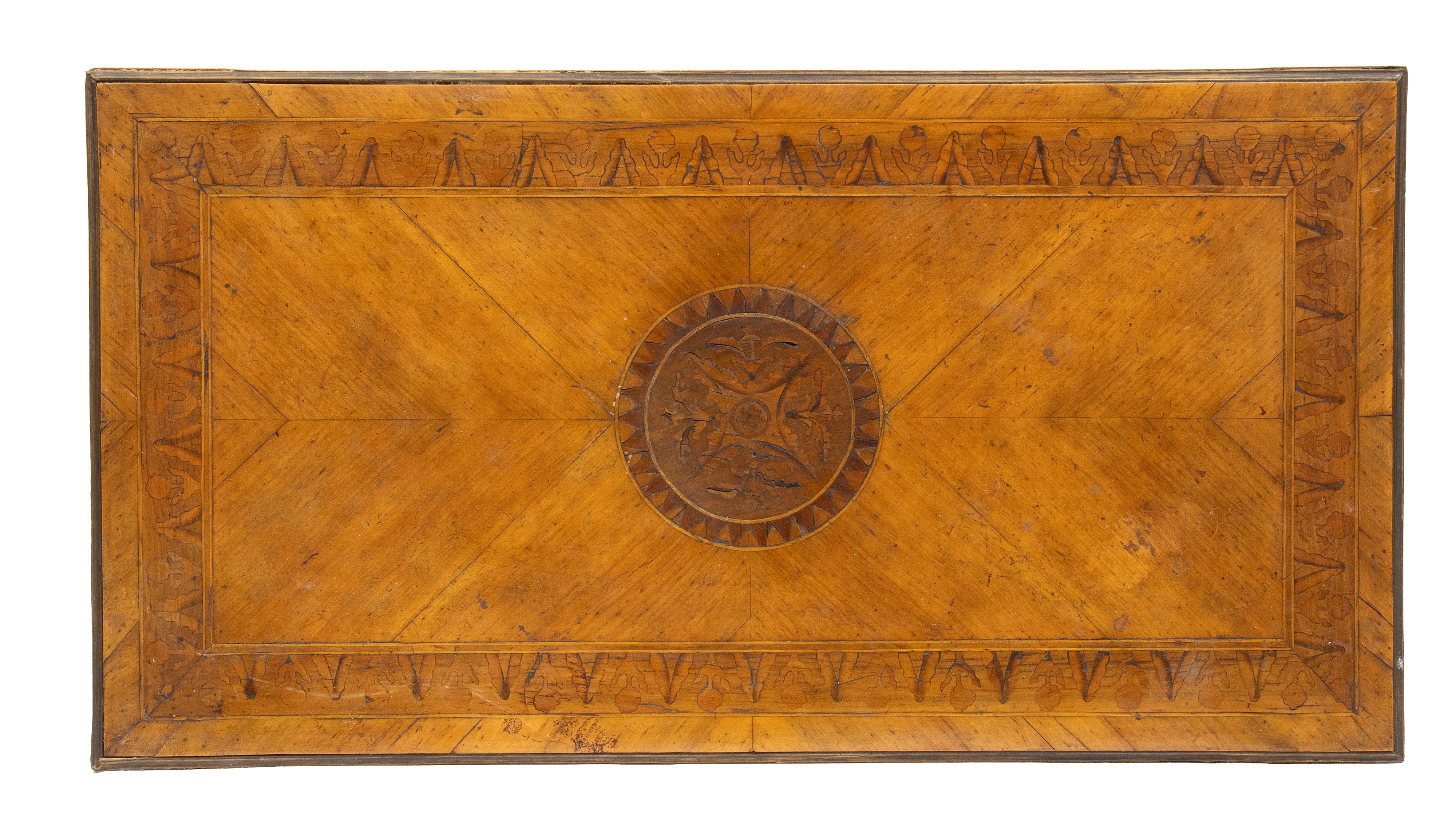 Tavolino da salotto neoclassico, piano con medaglione centrale e traversa tornita