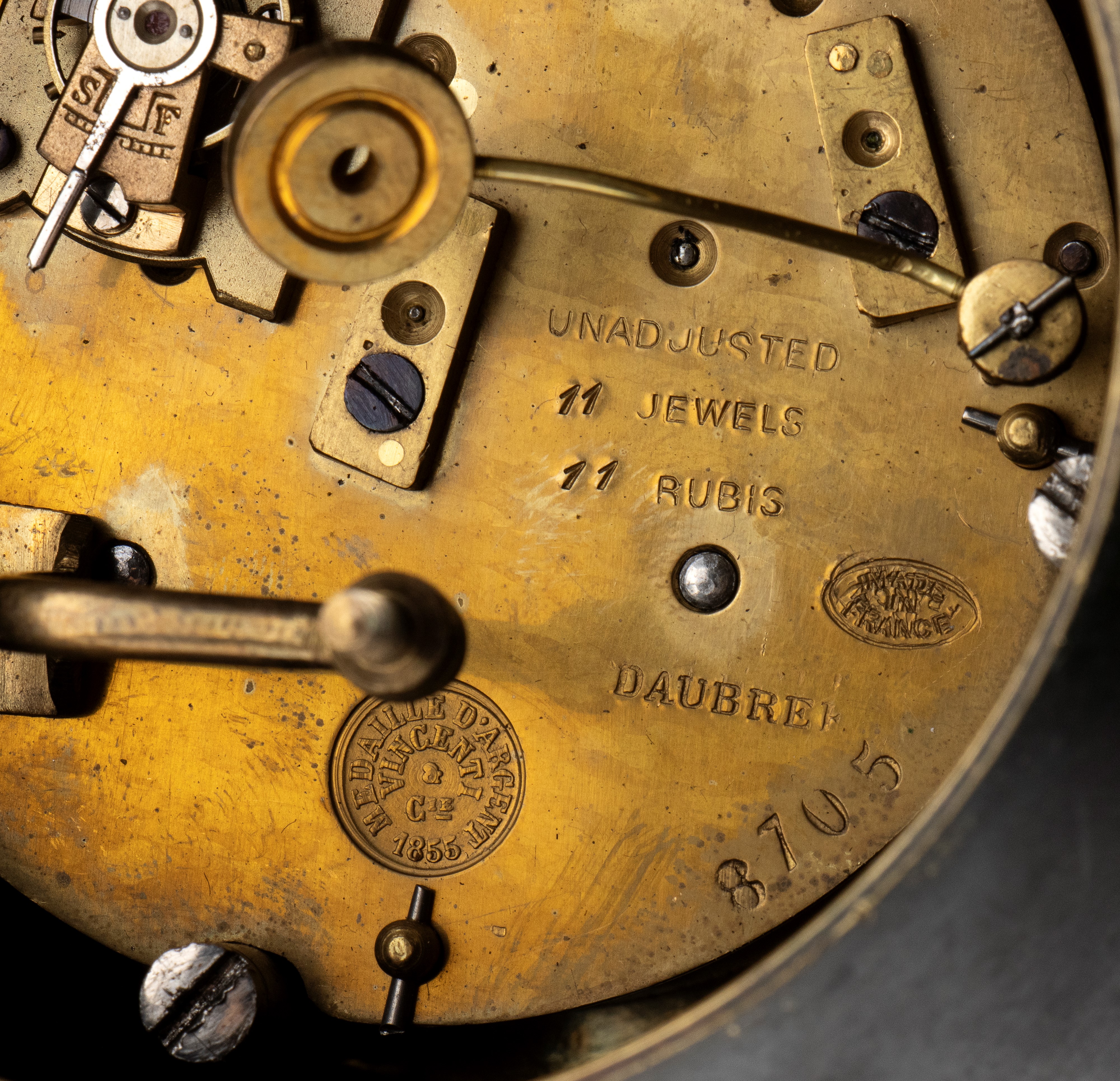 Alfred Daubrée - Orologio “Pendule au Globe” da tavolo in bronzo dorato, stile Luigi XVI