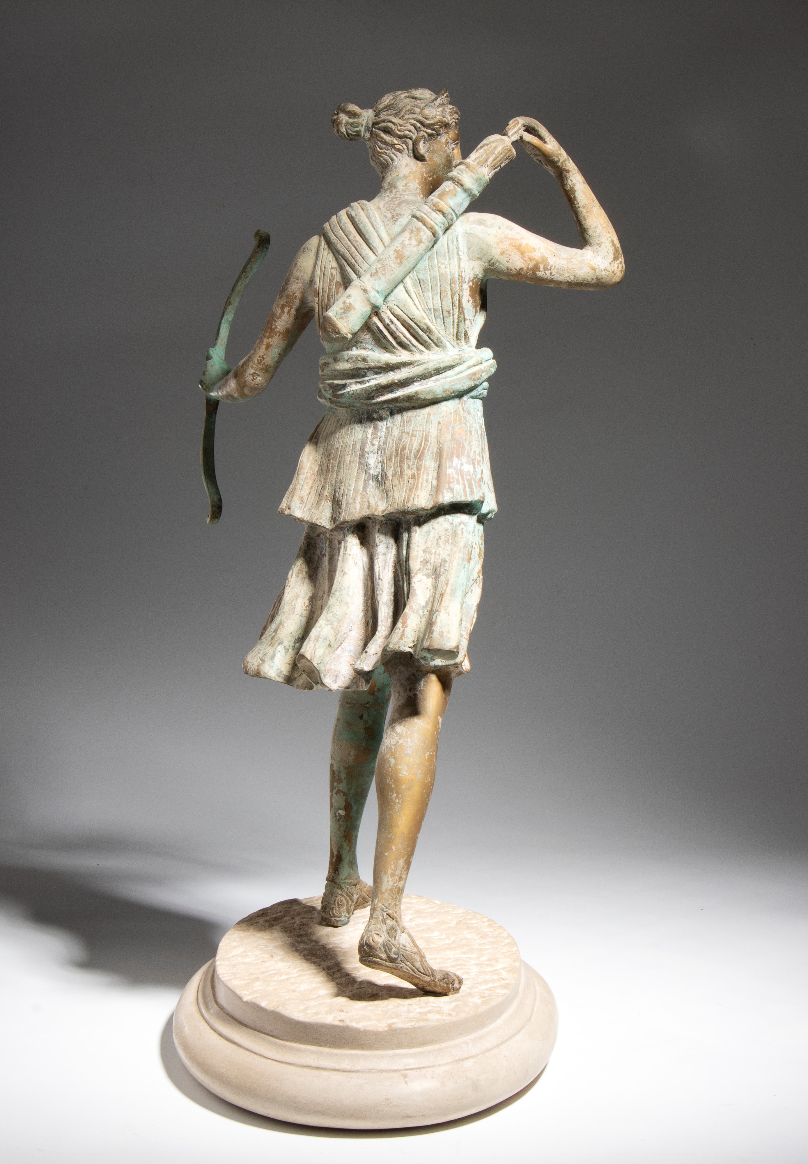XIX secolo, Scultura della dea Diana (Artemide), bronzo su base in marmo
