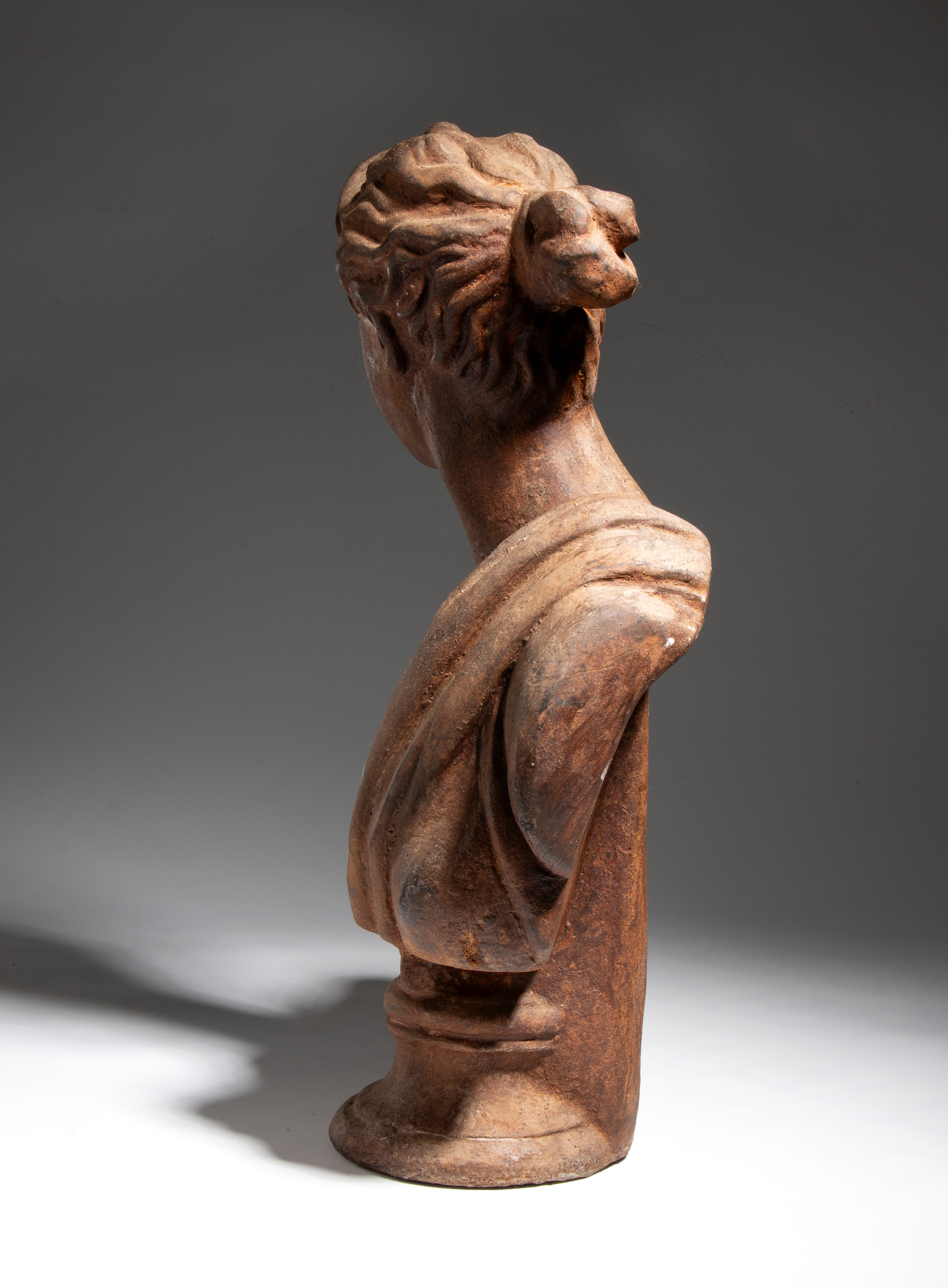Busto di Diana, scultura in ferro, fine XIX - inizio XX secolo