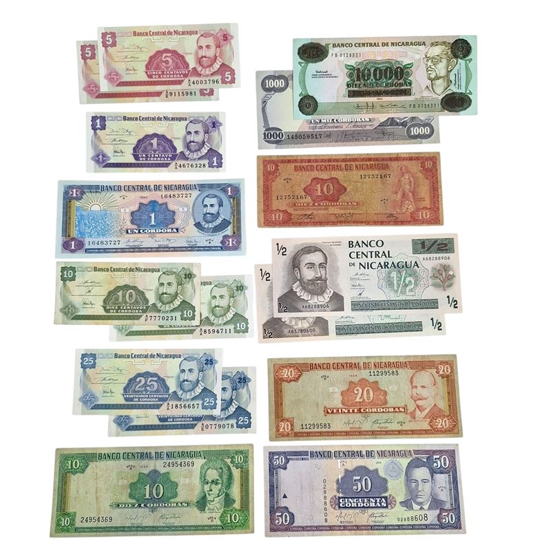 Estere. Nicaragua. Lotto di 16 Banconote. Conservazioni Varie.