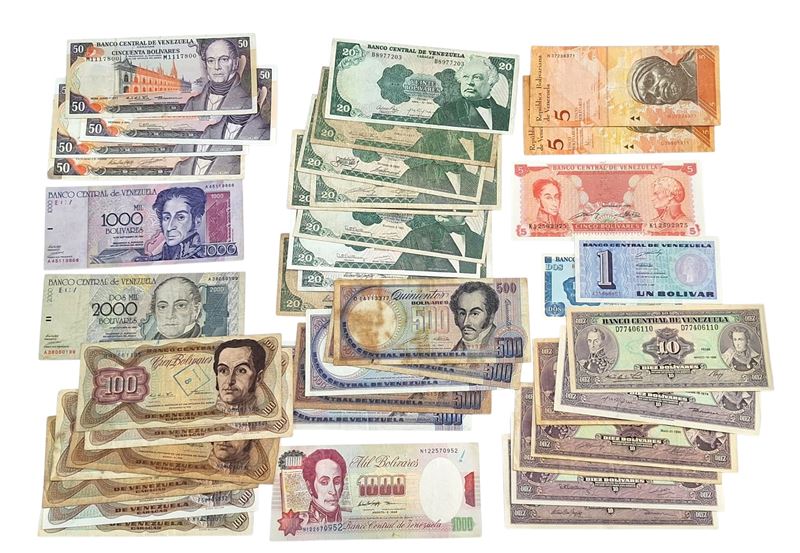 Estere. Venezuela. Lotto di 40 Banconote. Conservazioni Varie.
