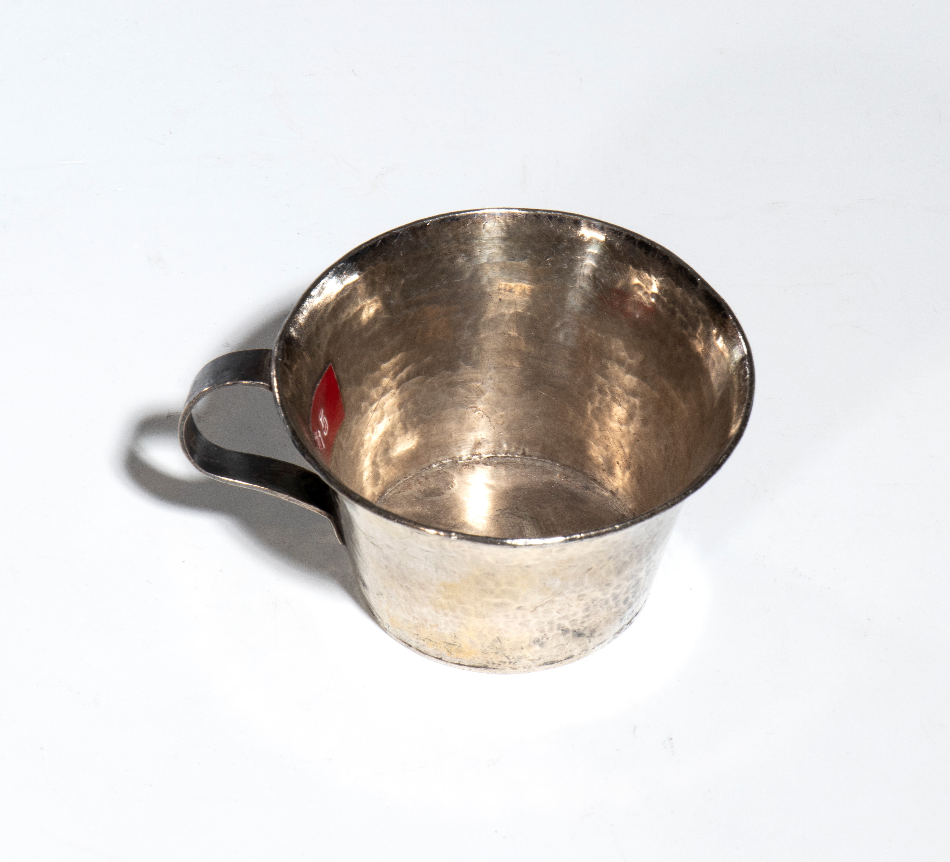 Tazza con manico, metallo argentato, Tibet, XX secolo