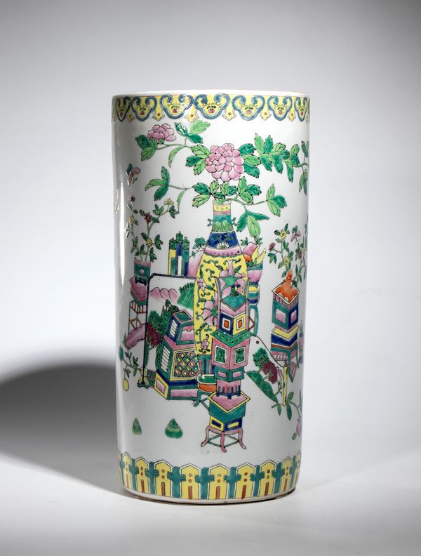 A glazed porcelain vase decorated with ruyi and lappet motifs. China, 20th century.