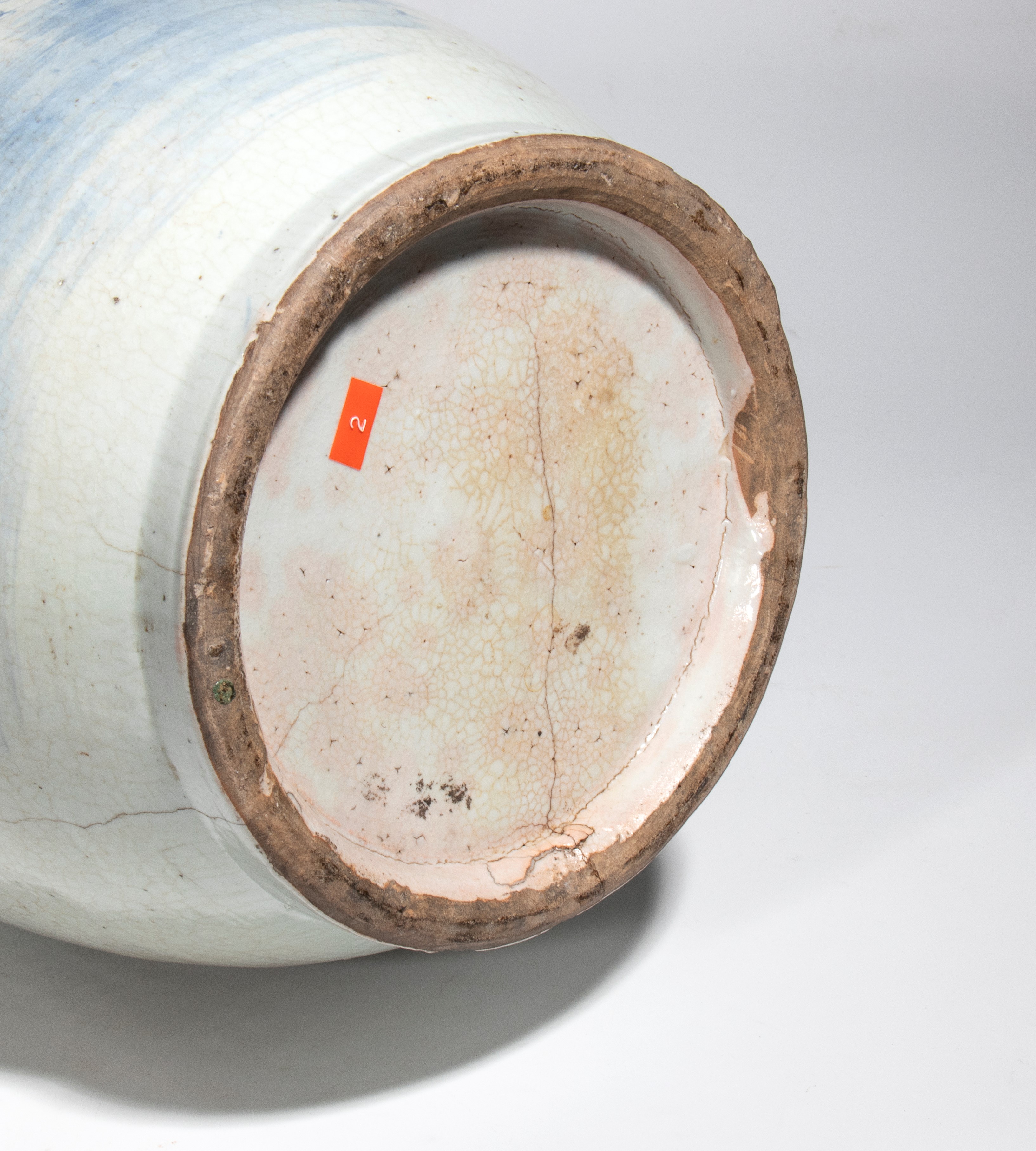 Vaso a balaustro in porcellana, decorazione a smalti policromi con scena a figure, Cina fine dina...