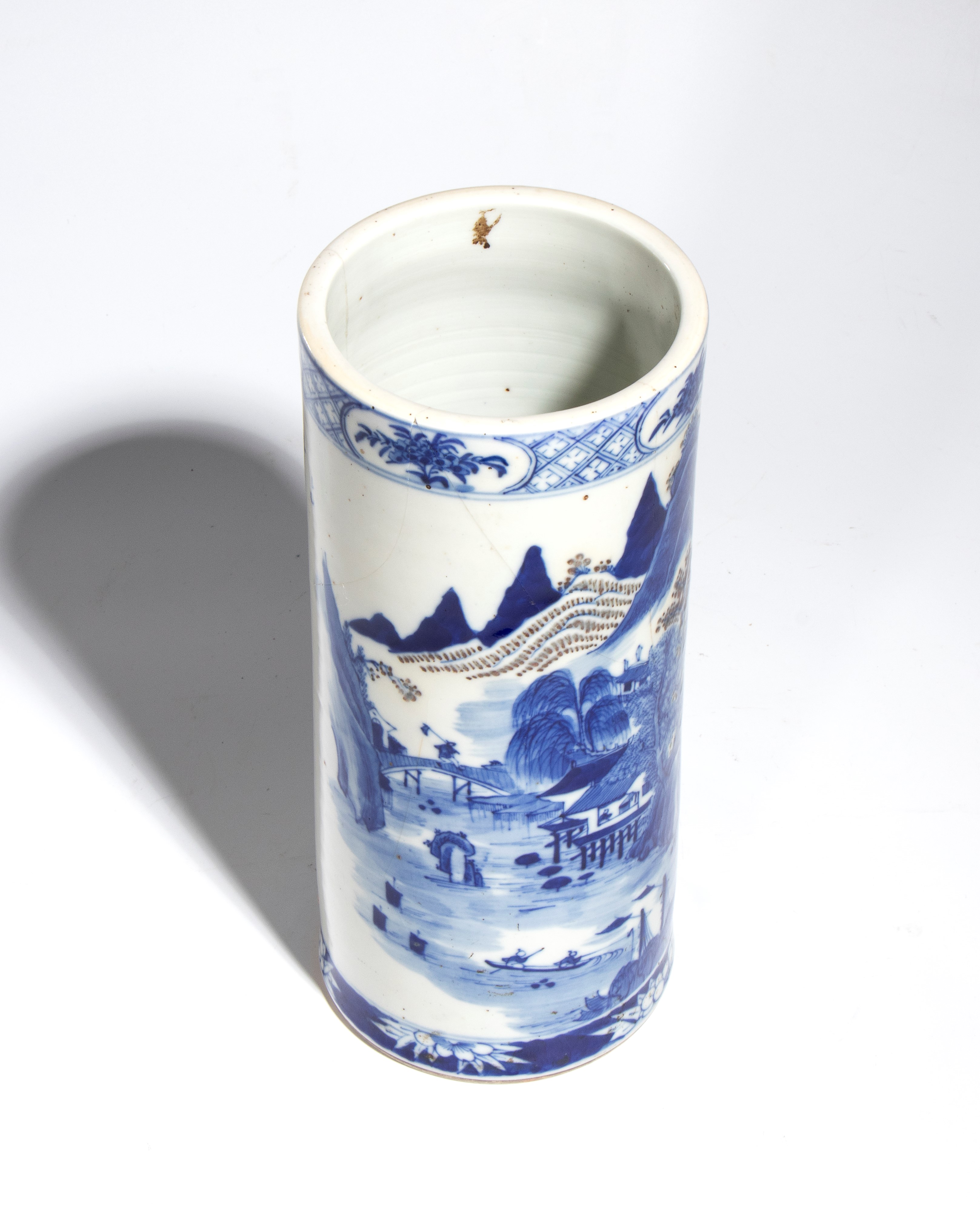 Vaso cilindrico ShanShui, porcellana bianca e blu, Cina, inizio XX secolo