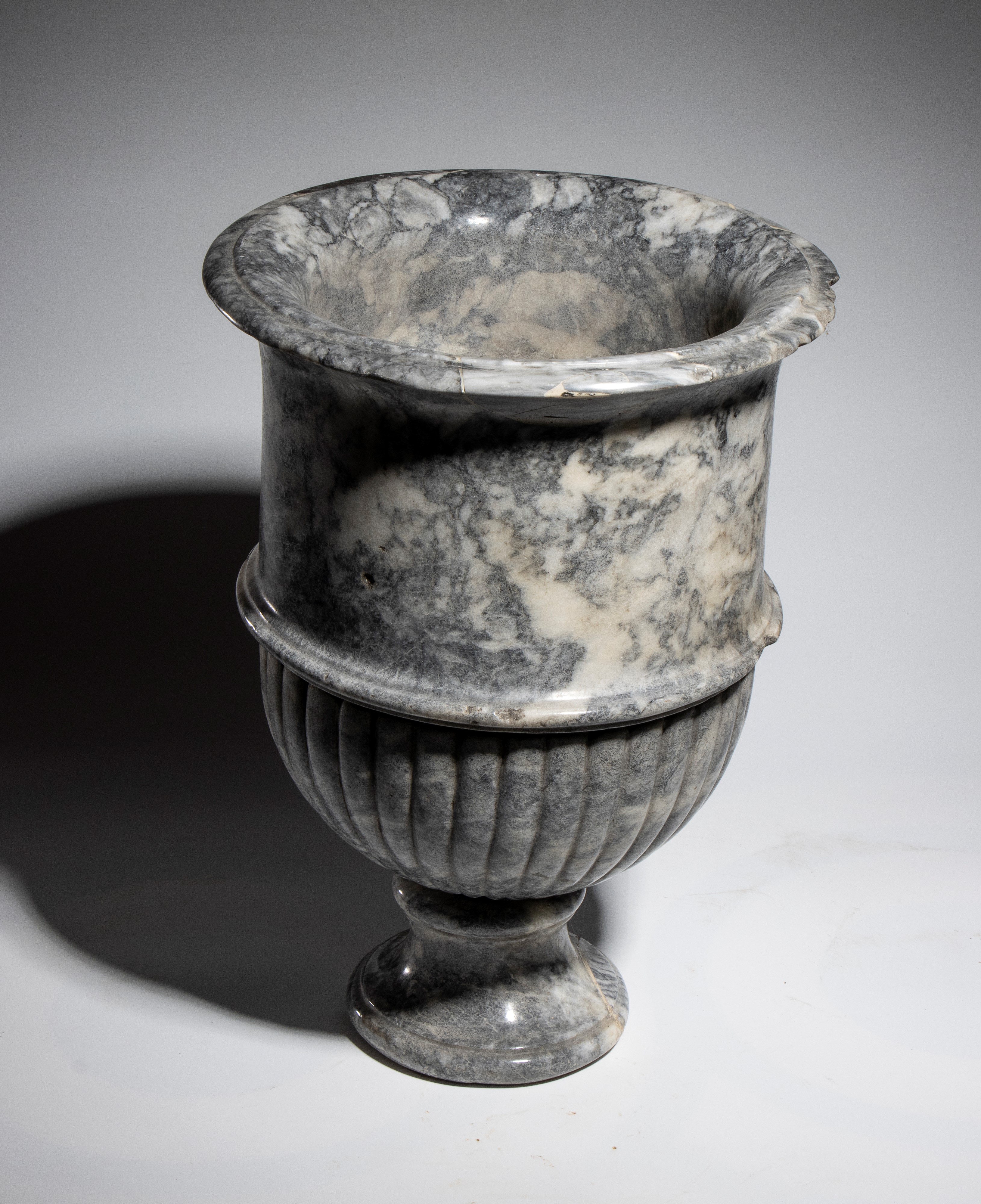 Vaso in marmo africano, XIX secolo