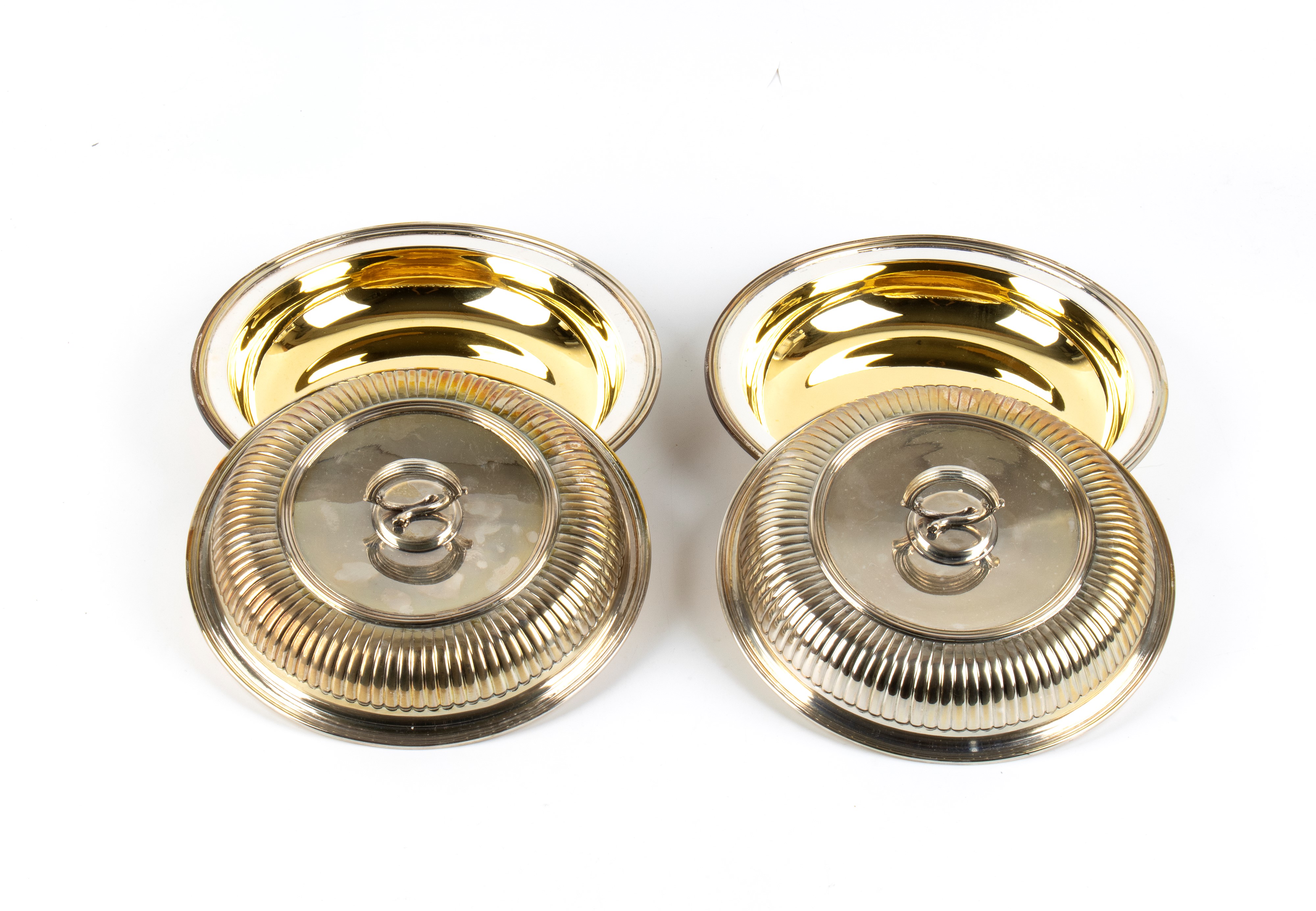 Fratelli Cacchione - Fratelli Caccione, Coppia di legumiere italiane in argento 800, argentiere V...
