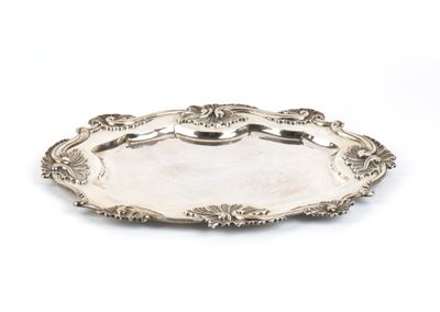 Vassoio in argento 925/1000, forma ovale mistilinea