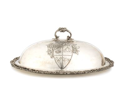 Vassoio italiano con cloche, argento, inizio XX secolo