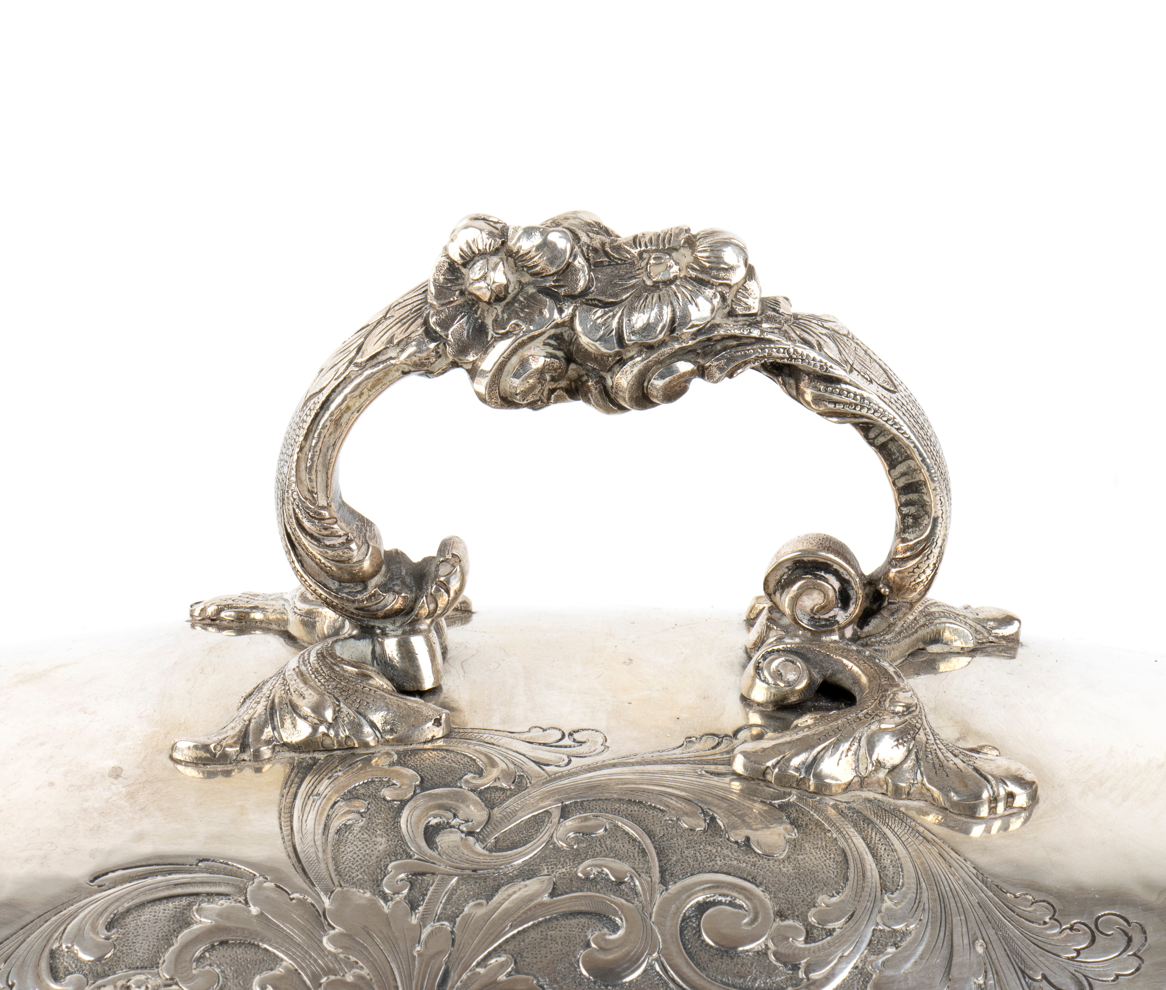 Vassoio italiano con cloche, argento, inizio XX secolo
