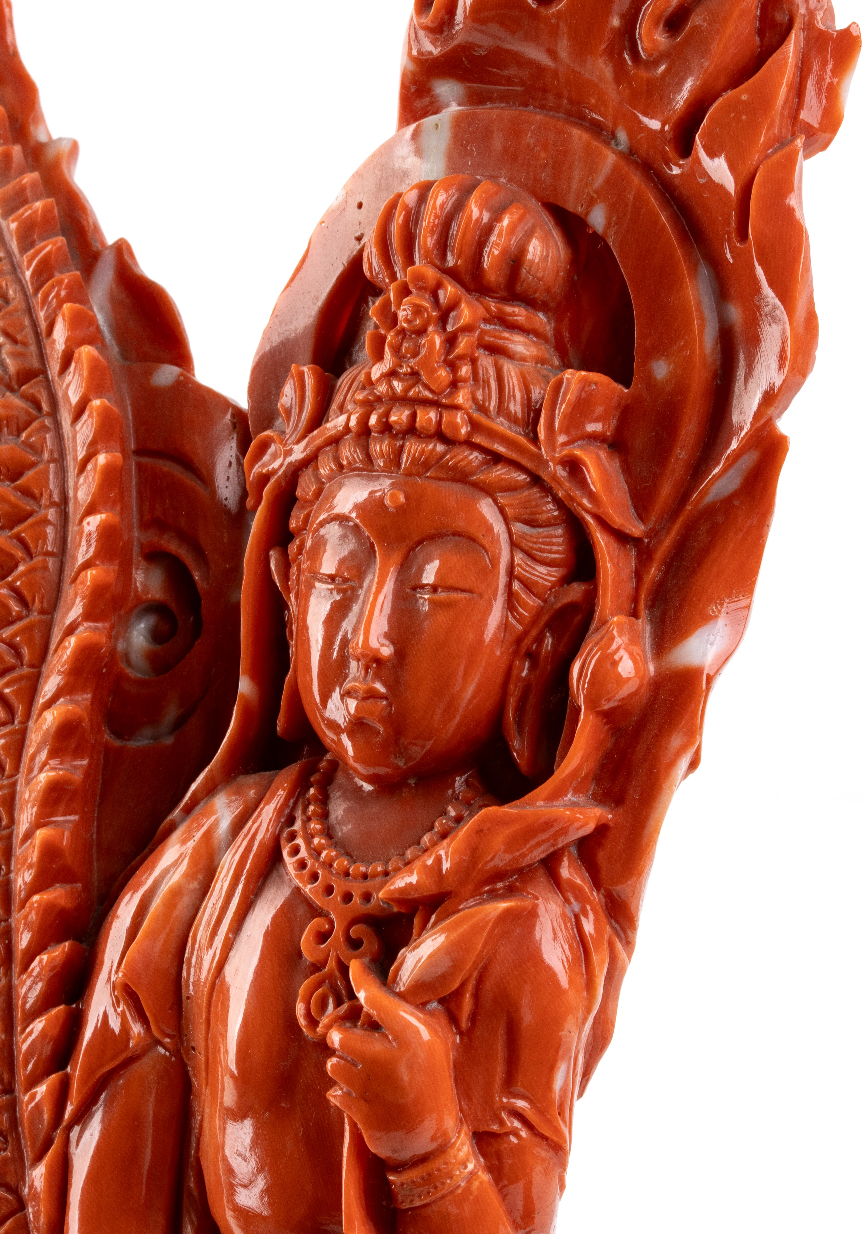 Scultura cinese, Guanyin in corallo cerasuolo (Corallium elatius), Periodo della Repubblica
