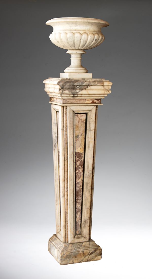 Pair of columns with two marble vases