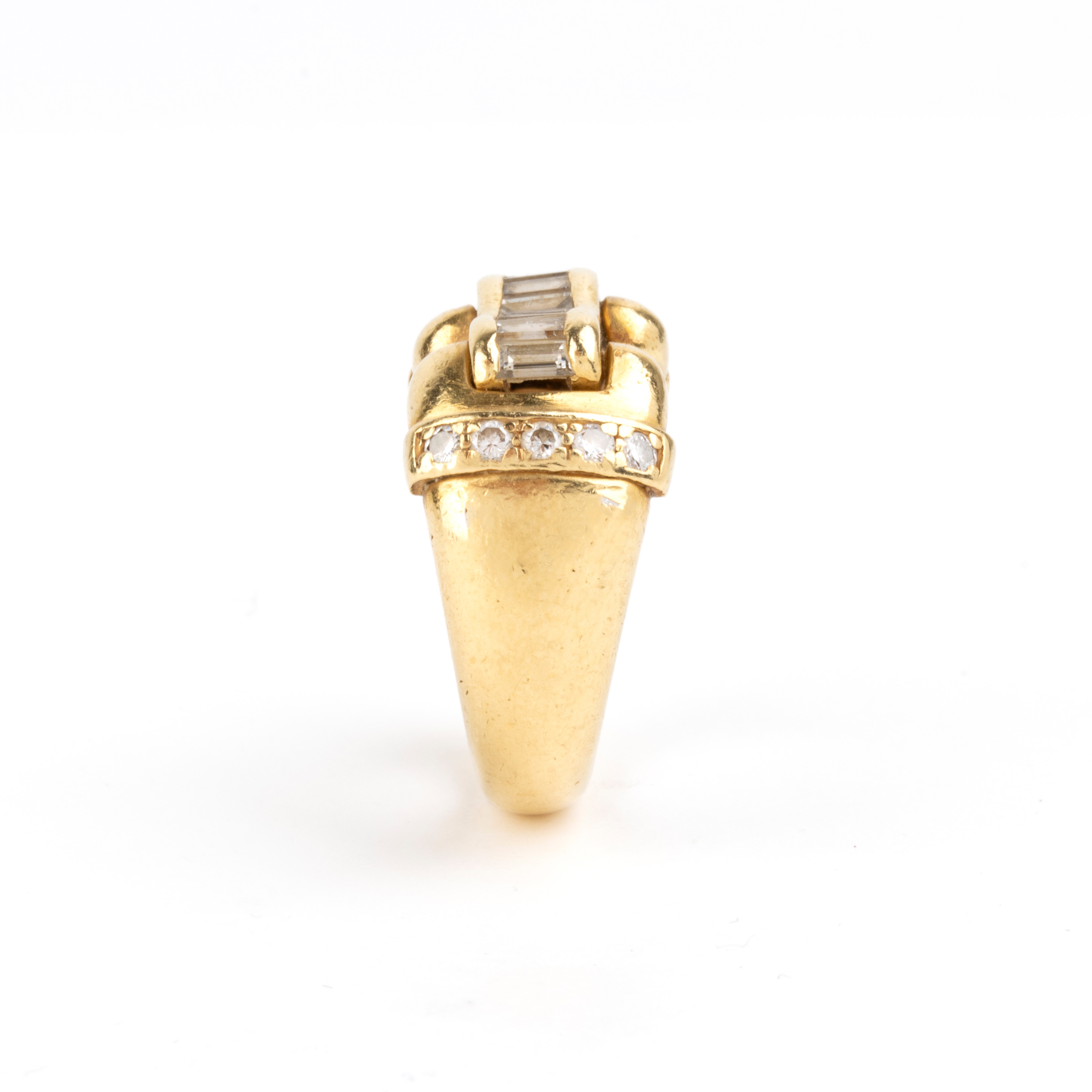Anello a fibbia in oro bianco 18k con diamanti