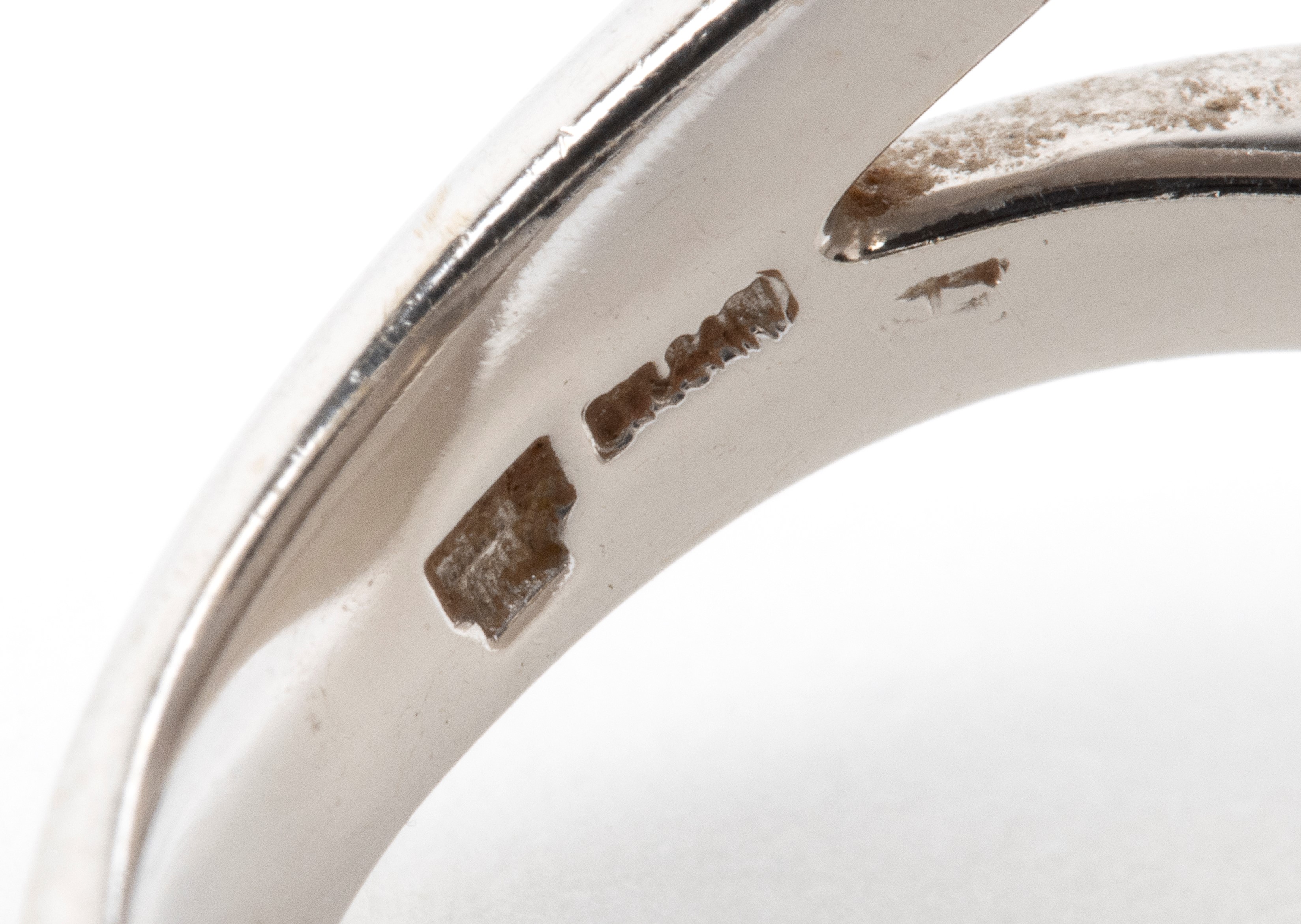 Bulgari - Anello in oro bianco 18k con disco in onice