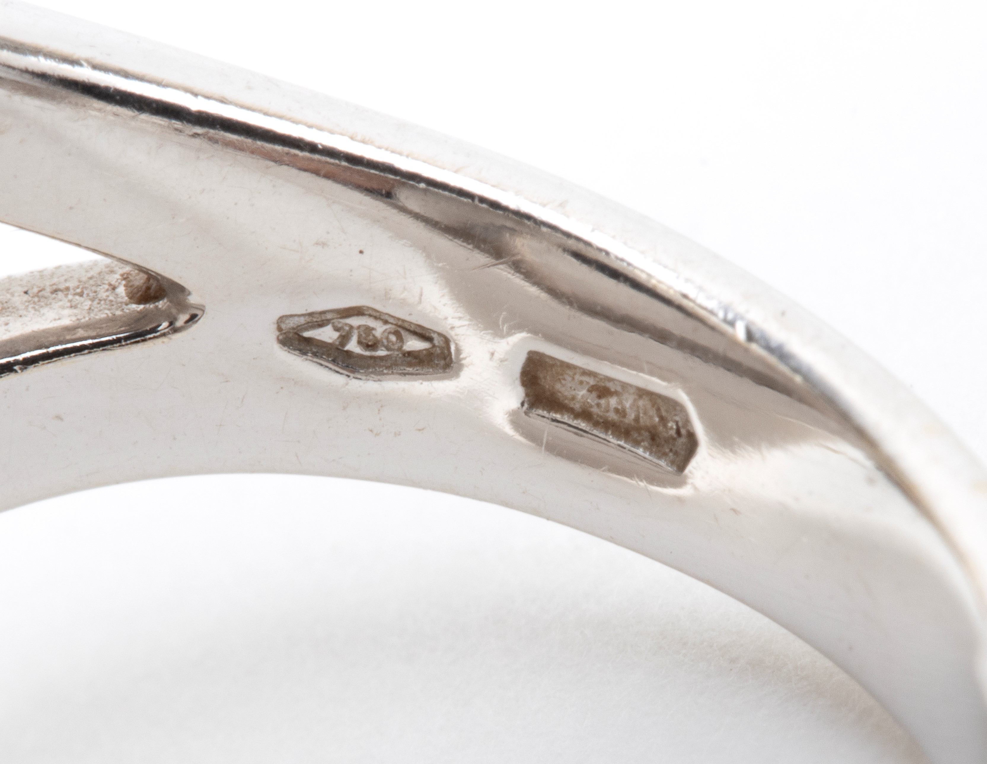 Bulgari - Anello in oro bianco 18k con disco in onice