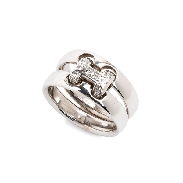 Buckle design diamond gold ring