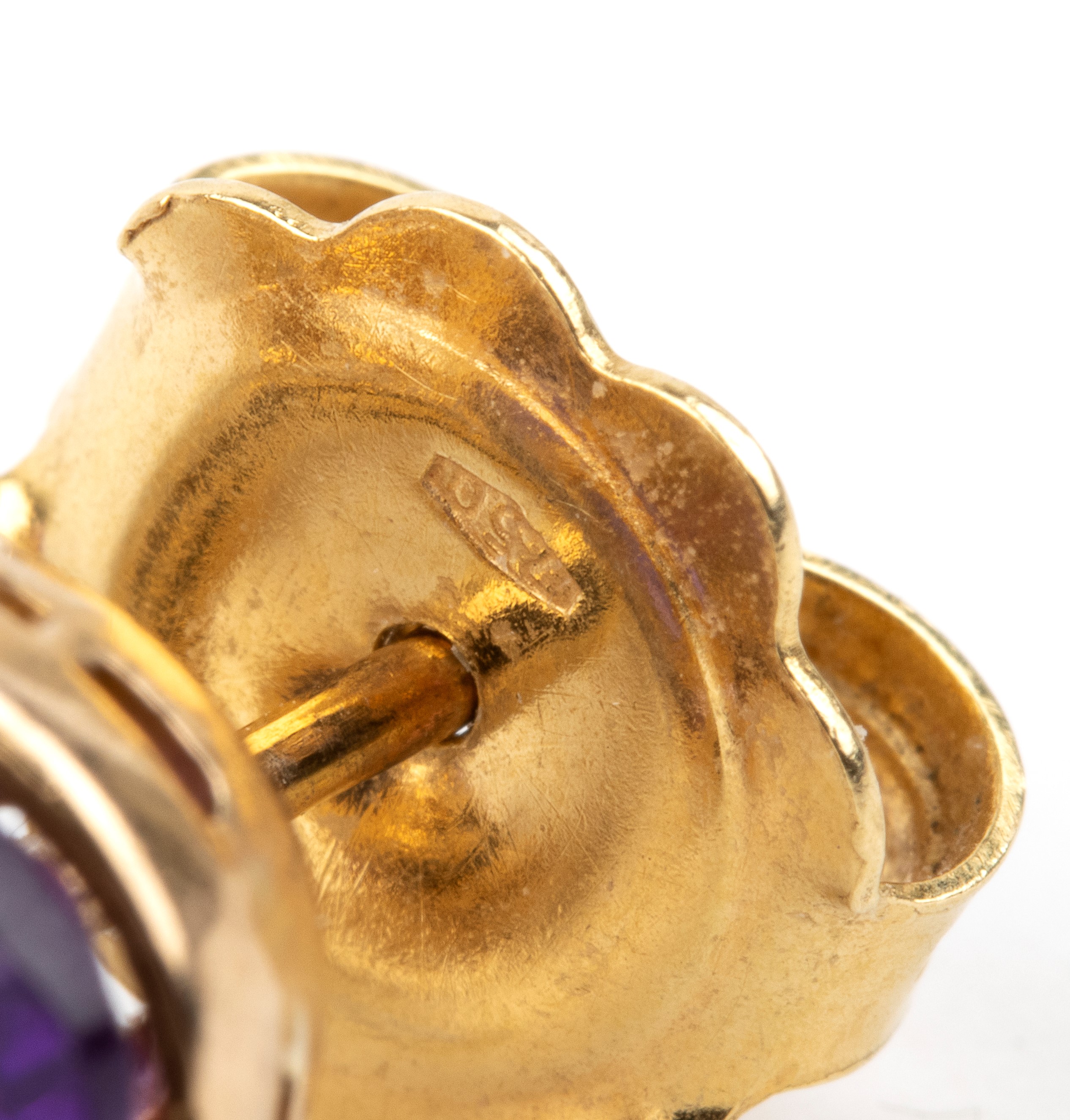 Orecchini pendenti in oro giallo 18k con ametiste e corindoni