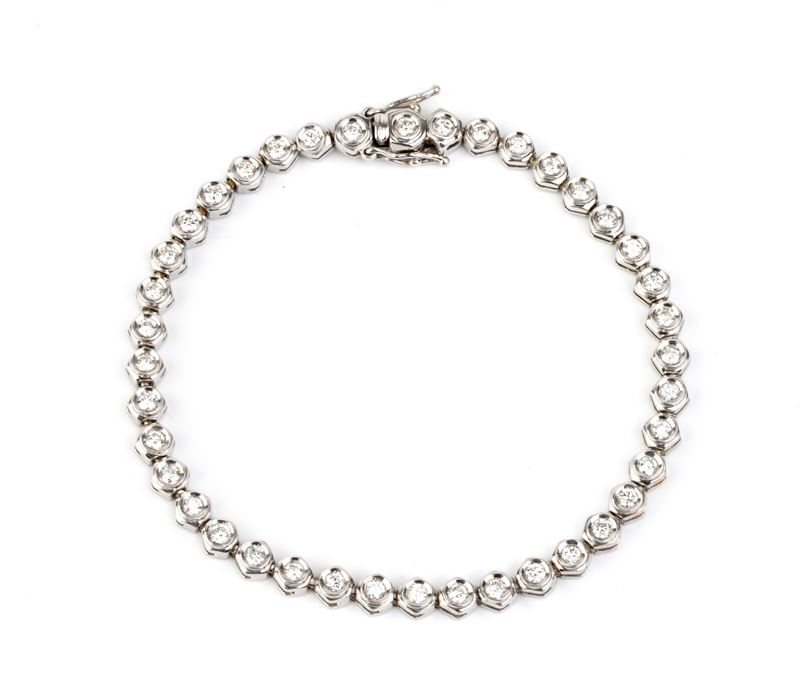 Bracciale tennis in oro bianco 18k con diamanti
